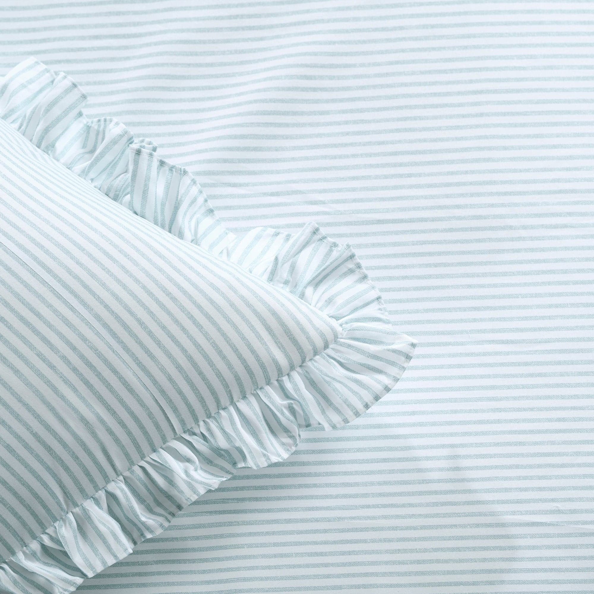 Stylish Ticking Stripe Bedspread Set - Soft & Durable Cotton Bedding for Cozy Bedrooms - Perfect for Guest Rooms, Master Suites & Farmhouse Decor