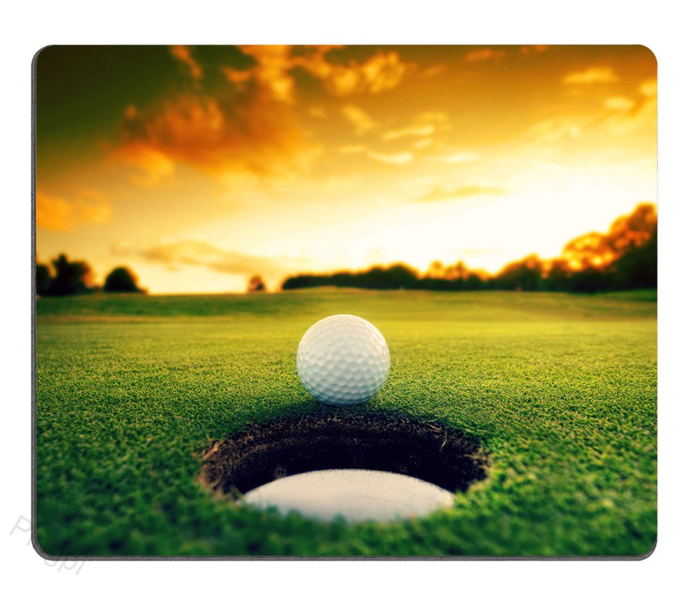 Premium Golf Course Mouse Pad with Golf Ball Near Hole Design - Non-Slip Gaming Mouse Mat for PC & Laptop - Perfect for Office, Home, and Golf Enthusiasts