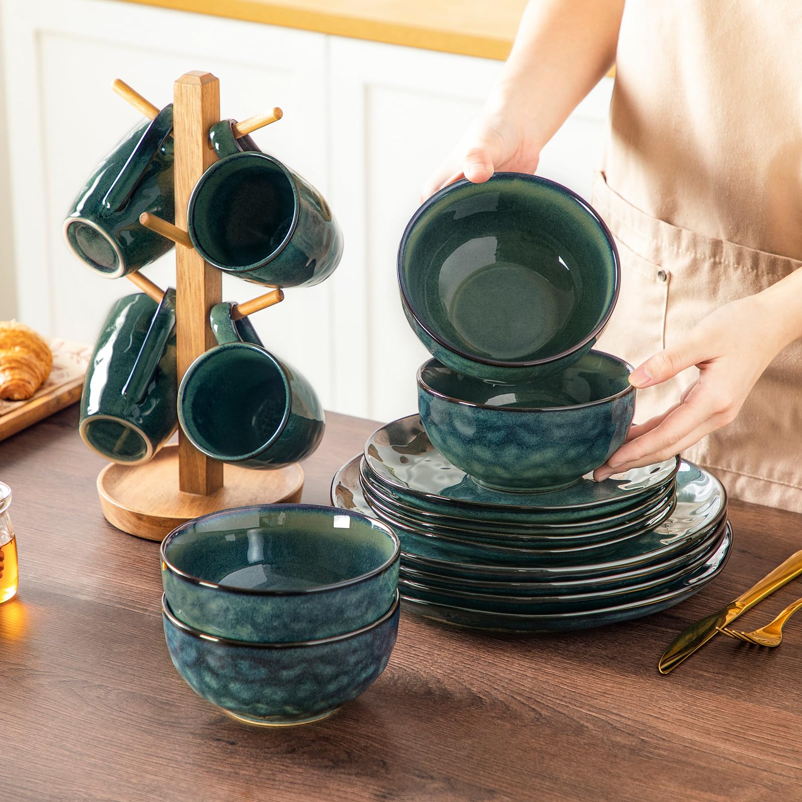 Vancasso Starry 16-Piece Green Dinnerware Set - Reactive Glaze Change Ceramic Plates & Bowls - Elegant Tableware for Dinner Parties, Restaurants & Home Decor