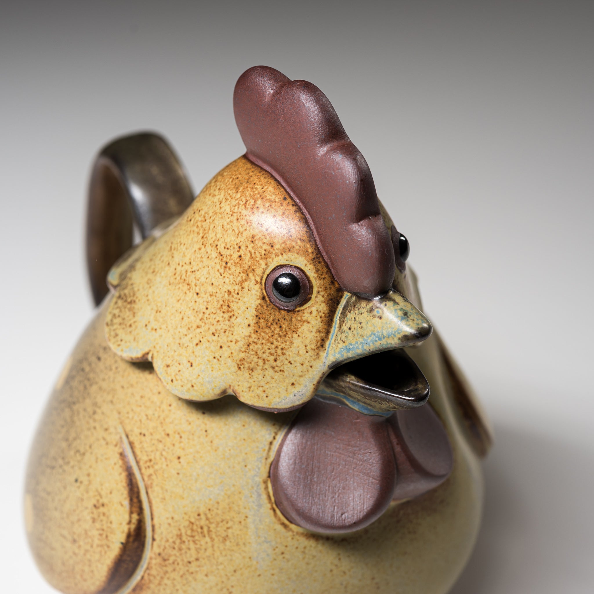 Seto Ware KASHIWA Japanese Animal Teapot - Rooster Design, Ceramic Tea Pot with Strainer, Traditional Japanese Tea Ceremony Gift for Tea Lovers (Perfect for Home Decor, Afternoon Tea, and Special Occasions)