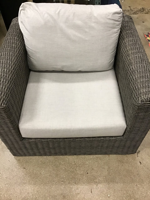 Premium Outdoor Woven Chair with Comfortable Cushion - Waterproof & Durable Patio Furniture for Garden, Poolside, and Backyard Relaxation