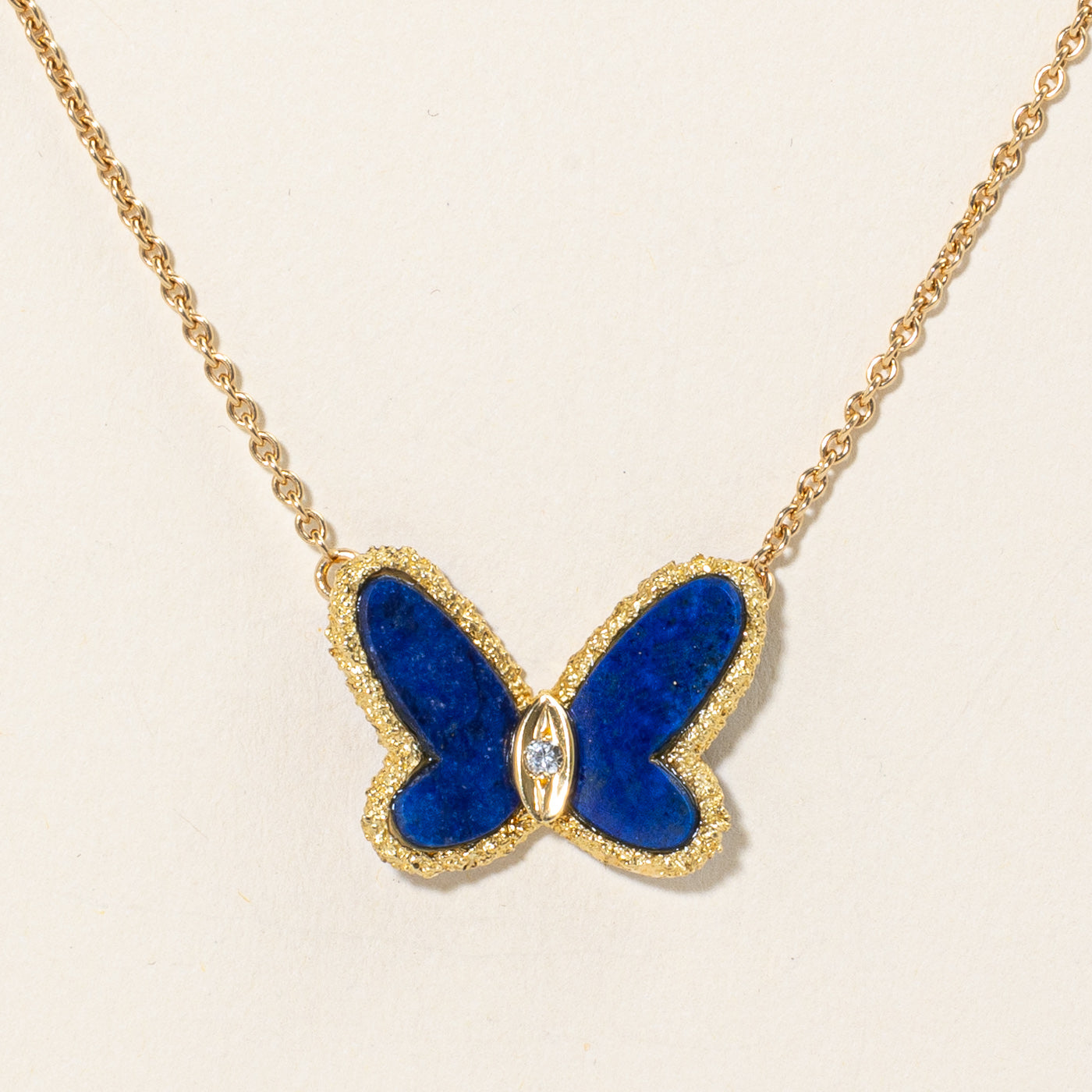 Van Cleef & Arpels 1970s Vintage Flying Beauties Lapis Lazuli Necklace - 1.60ctw Gemstone, 0.03ct Diamond, 17