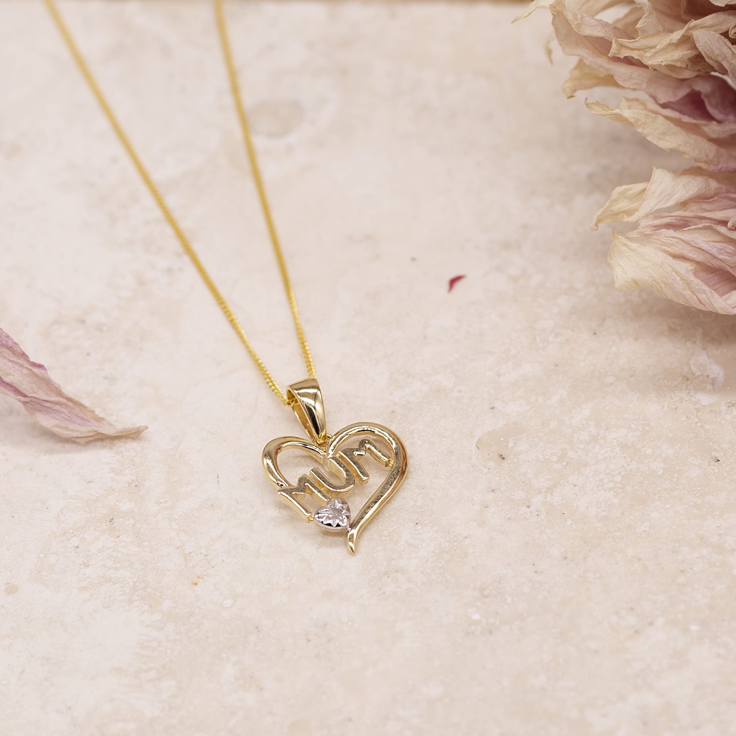 Carissima Gold 9ct Yellow Gold 'MUM' Necklace for Women - Perfect Gift for Mother's Day, Birthday & Special Occasions