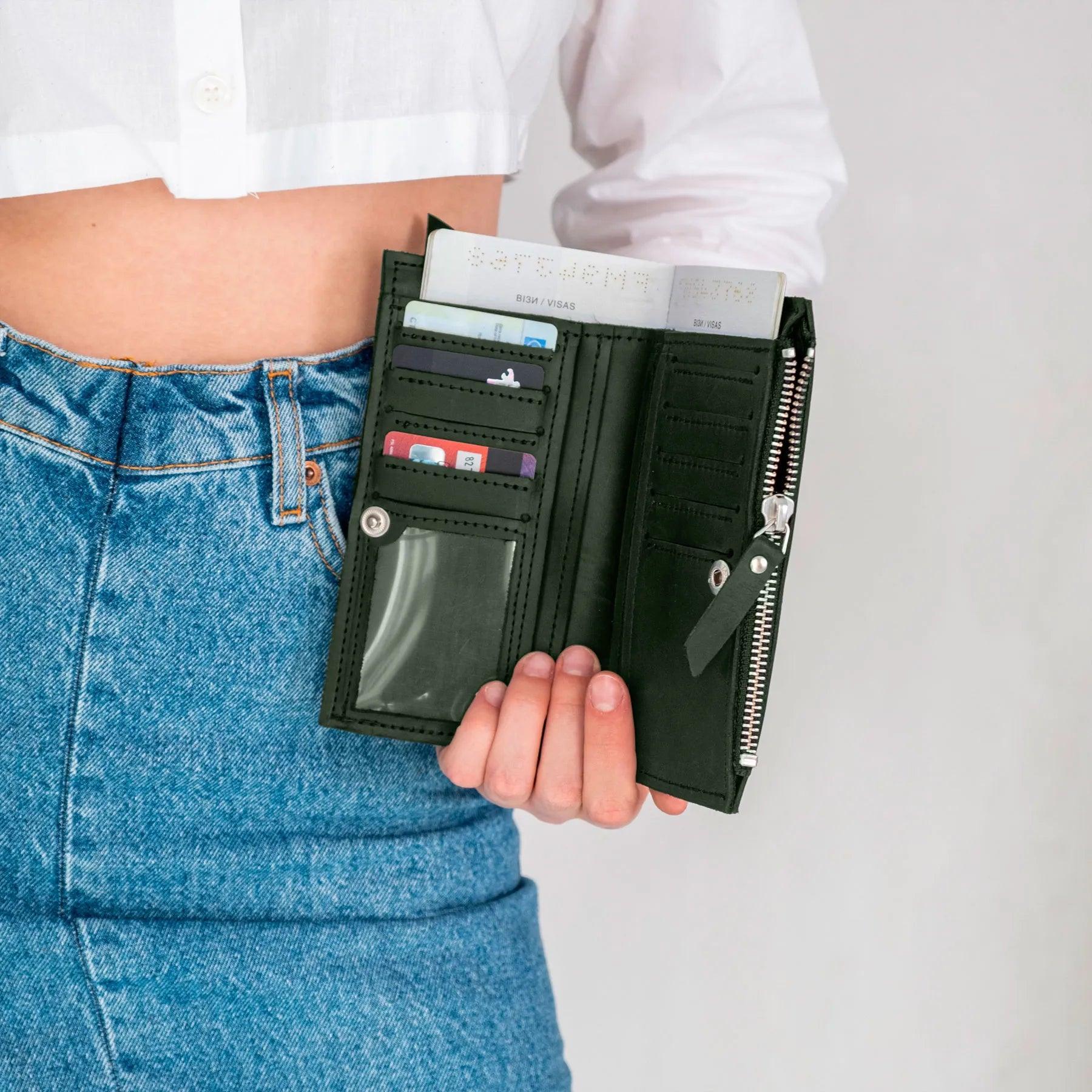 Zippered Wallet Sorbonne - Slim RFID Blocking Leather Wallet for Men & Women | Perfect for Travel, Business & Everyday Use
