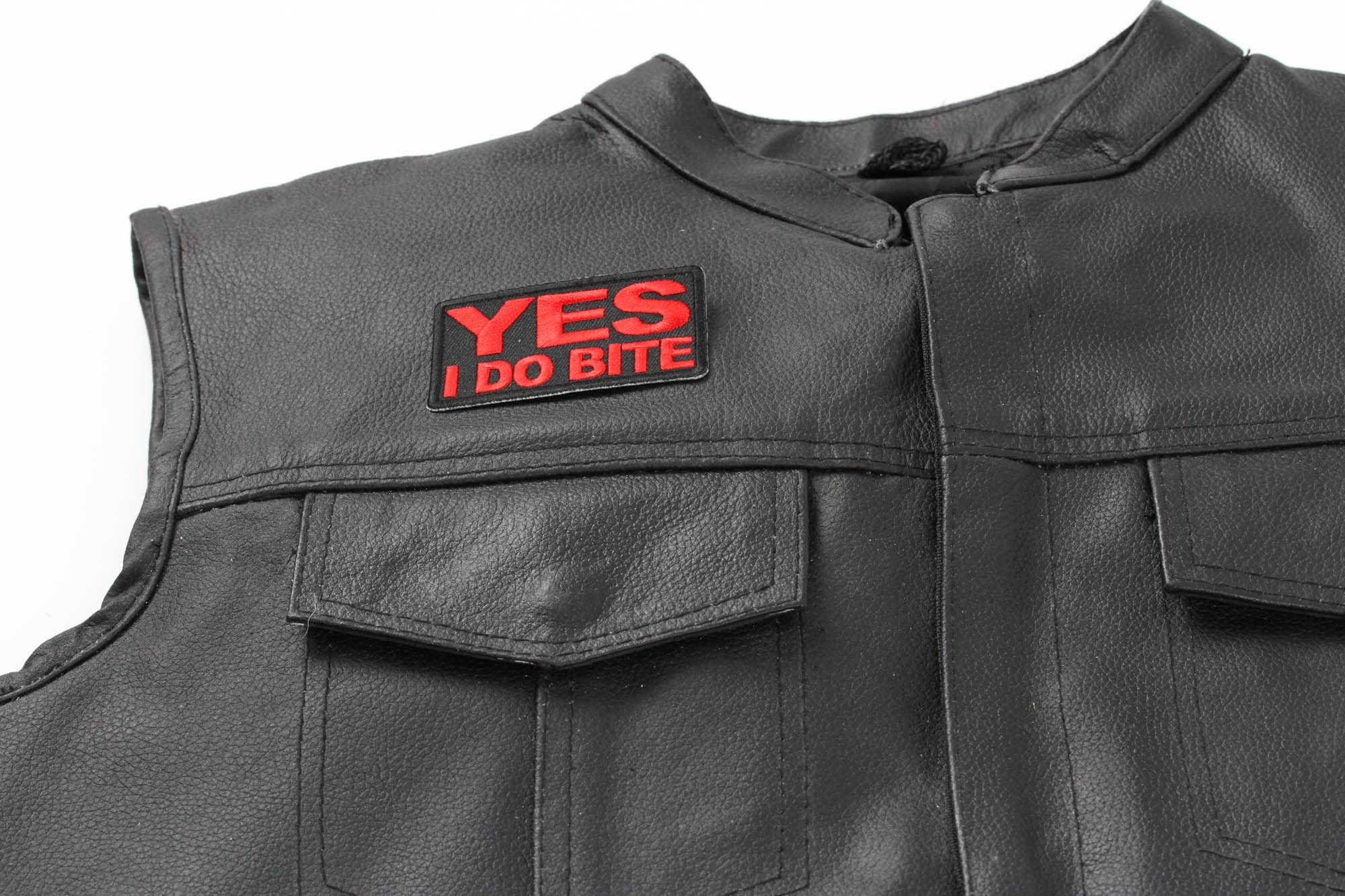 Funny 'Yes I Do Bite' Iron-On Patch for Adults - Humorous Sew-On Applique for Jackets, Hats & Backpacks - Perfect for Pranking Friends & Adding Personality to Your Outfits