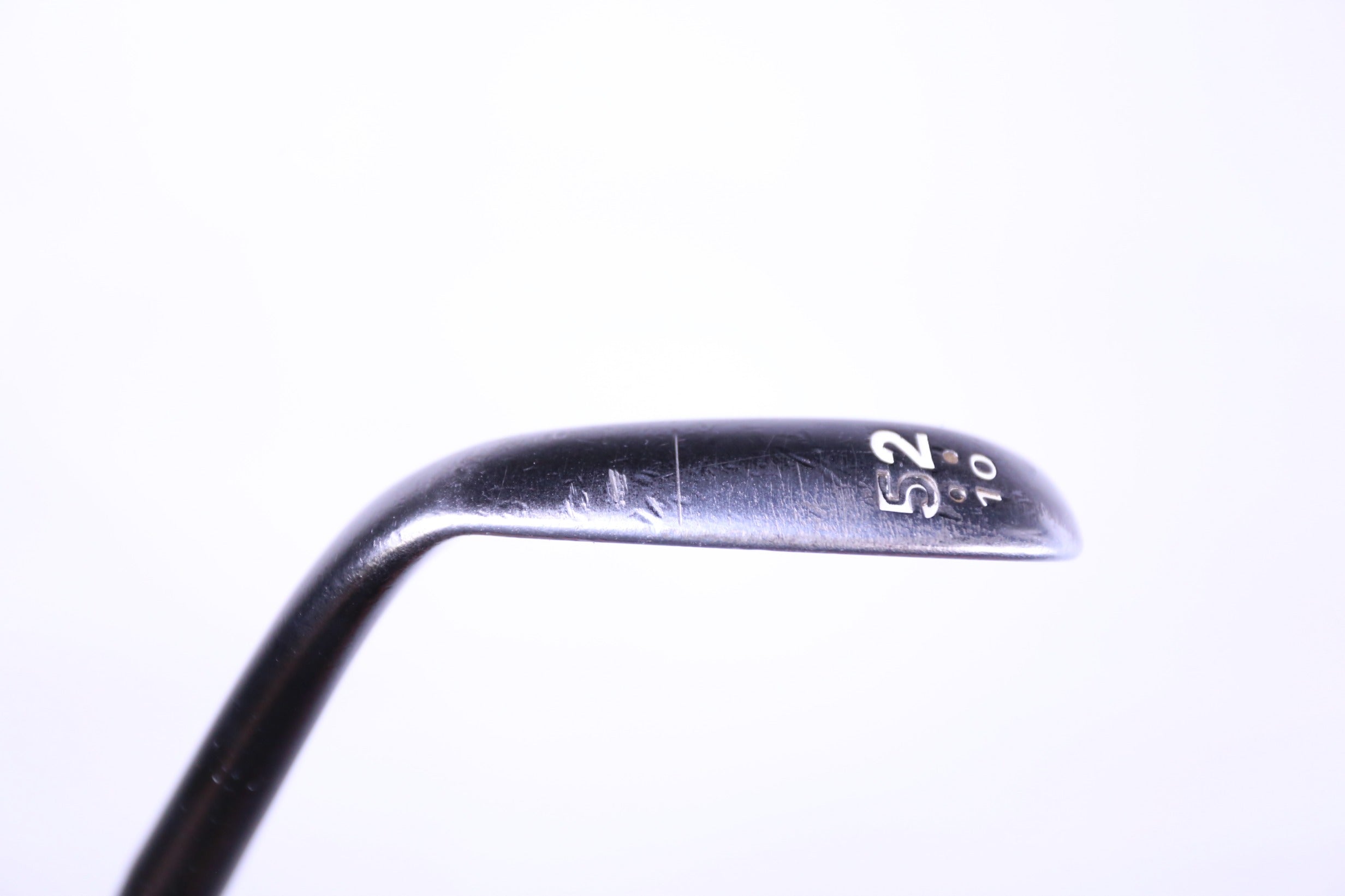 Used Cleveland 588 RTX Black Pearl Gap Wedge Golf Club - Right Handed 52° Wedge Flex - Perfect for Short Game & Approach Shots on the Course