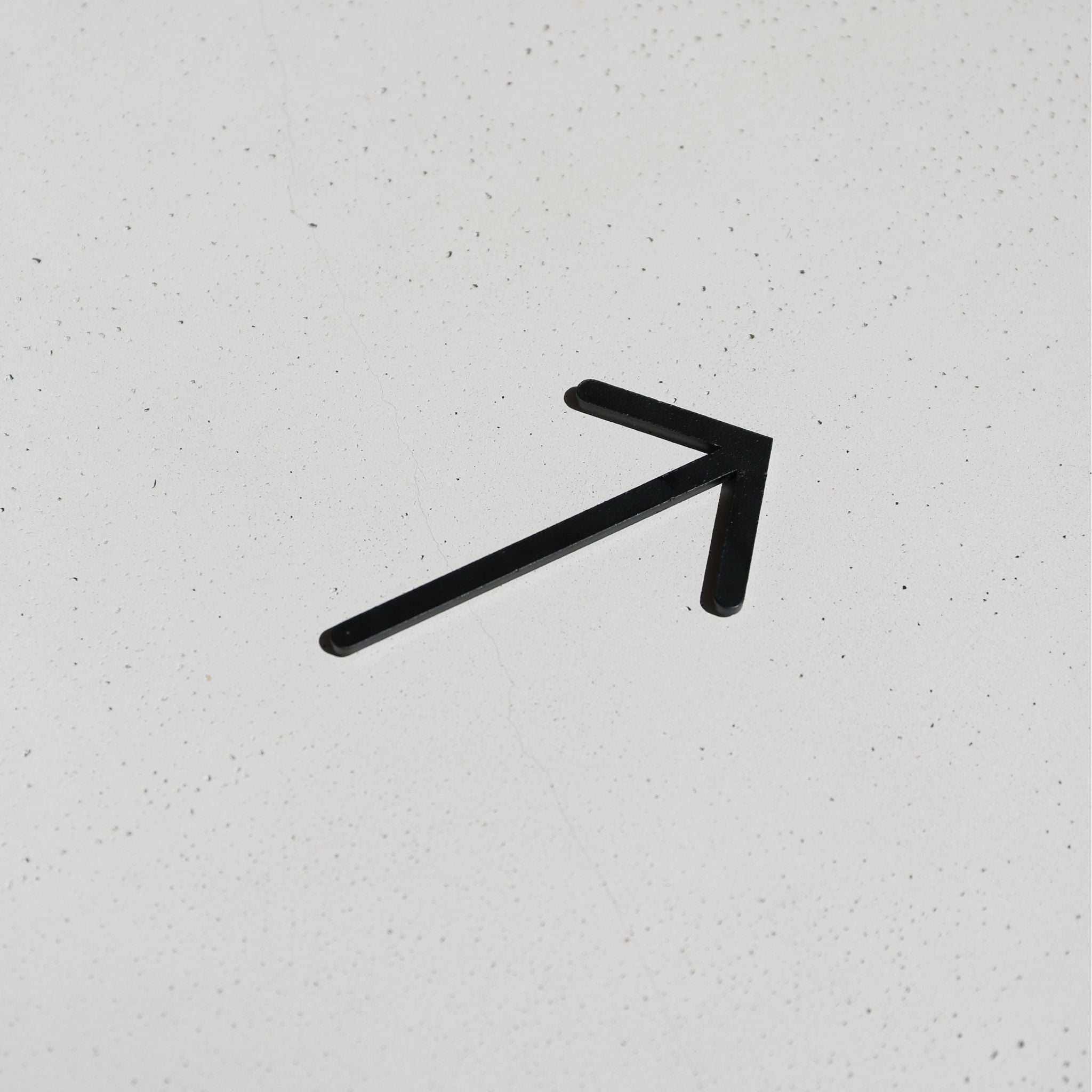 DESIGNSTUFF Black Arrow Signage - High-Quality Directional Sign for Retail, Offices & Events