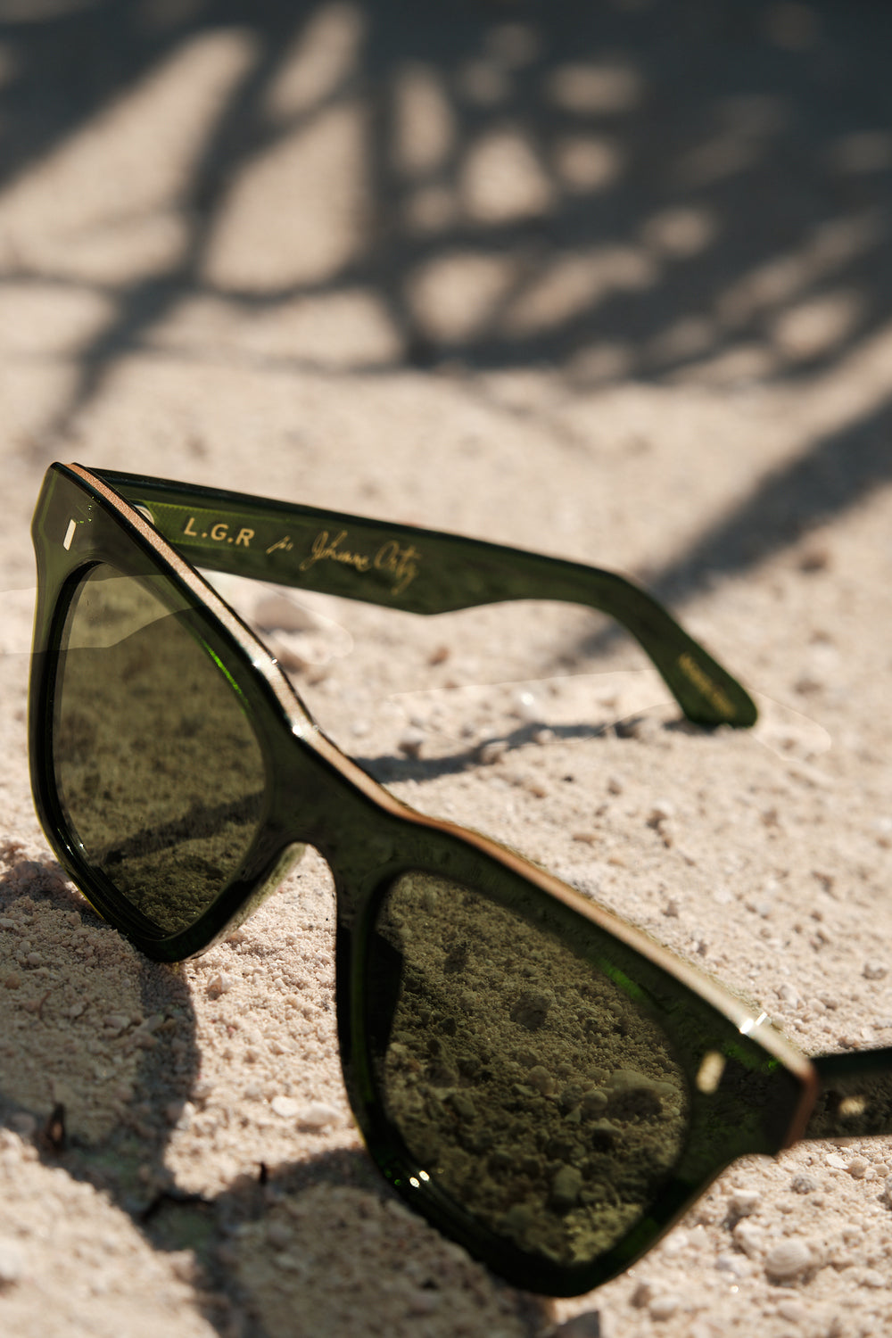 Stylish Pyramid of The Sun Sunglasses - UV Protection, Polarized Lenses for Men & Women - Perfect for Beach, Driving & Outdoor Activities