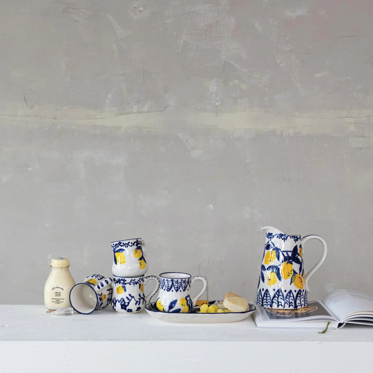 Blue & White Abstract Lemon Pitcher - Elegant Ceramic Pitcher for Iced Tea, Lemonade & Summer Drinks - Perfect for Kitchen Decor, Hostess Gifts & Outdoor Entertaining