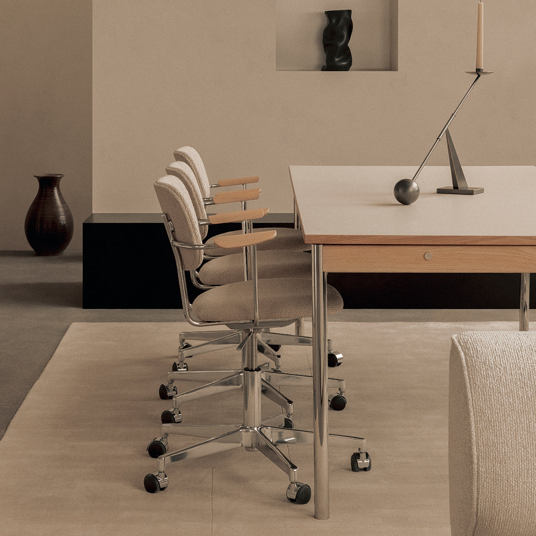 Ergonomic Office Armchair with Full Upholstery & 360° Swivel Base - Adjustable Height Rolling Chair for Home Office, Conference Room, or Gaming Setup