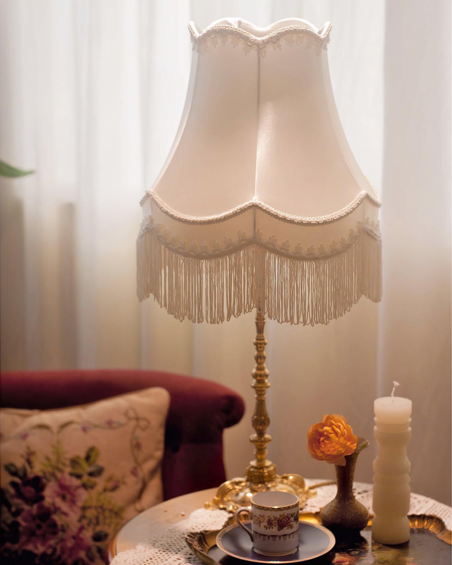 Modern Pantalla Table Lamp - Stylish Bedside & Desk Lighting for Home & Office - Perfect for Reading, Working & Relaxing