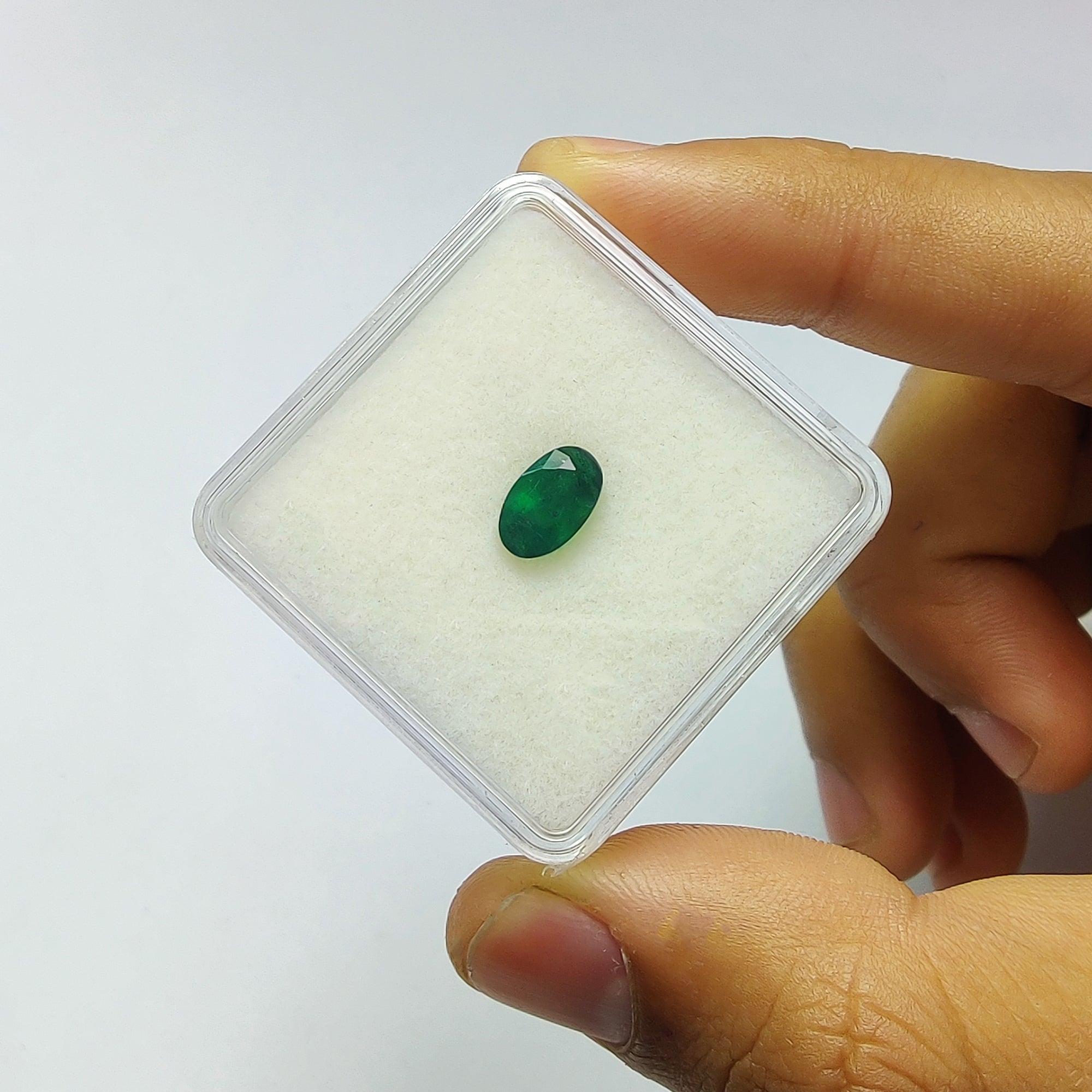 1.55cts Natural Untreated Green Emerald Gemstone - Oval Cut 9x6mm for Jewelry Making, Engagement Rings & Fine Collections