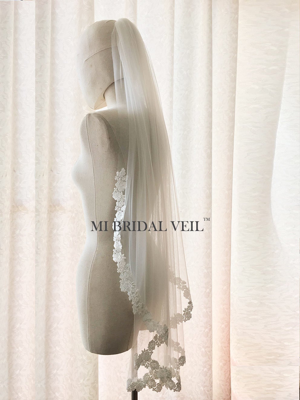 Venice Rose Lace Wedding Veil - Elegant Chest-Length Fingertip Bridal Veil for Romantic Weddings & Photo Shoots
