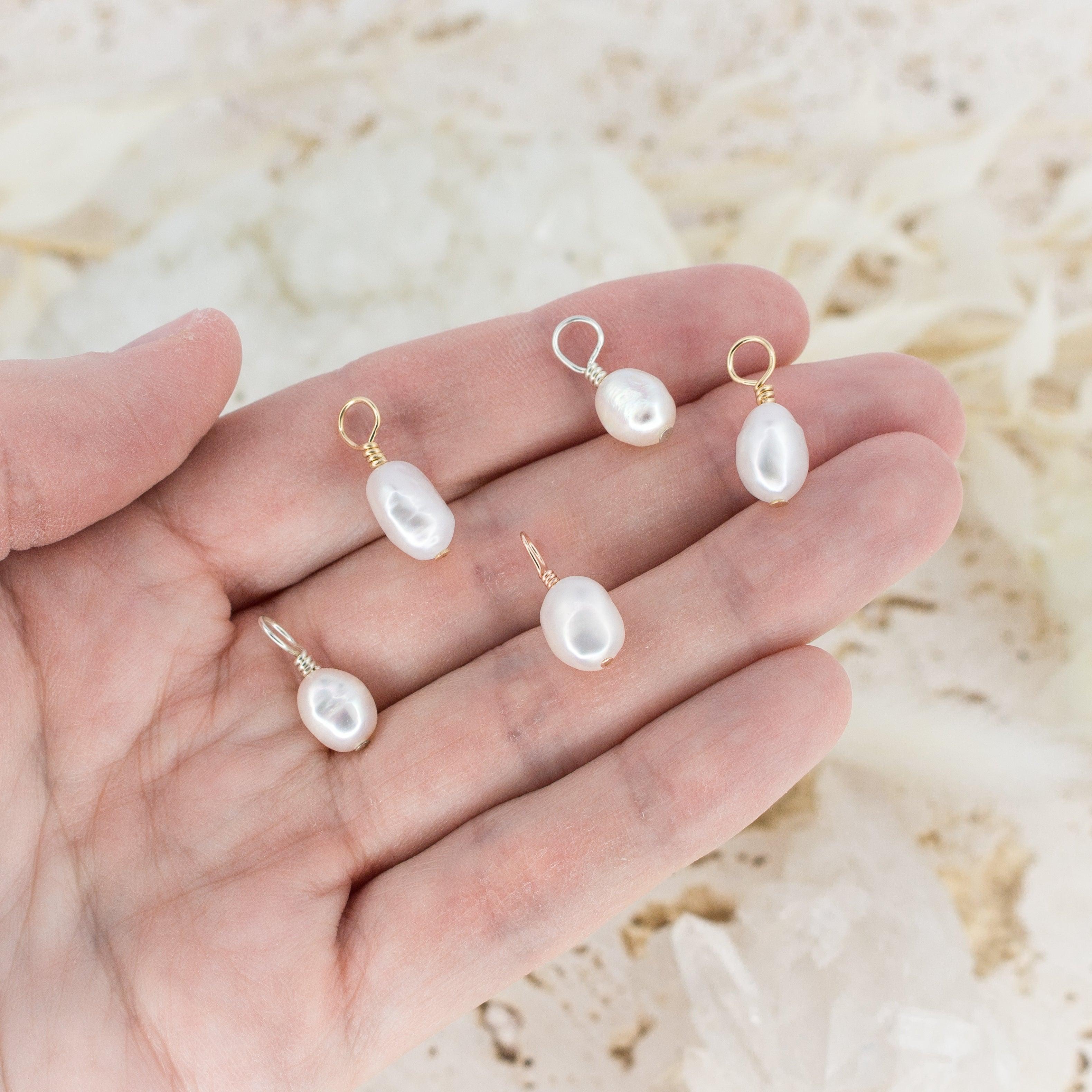Natural Freshwater Pearl Crystal Pendant Necklace - Elegant Tiny Raw Pearl Jewelry for Women, Gift for Her, Perfect for Weddings & Special Occasions