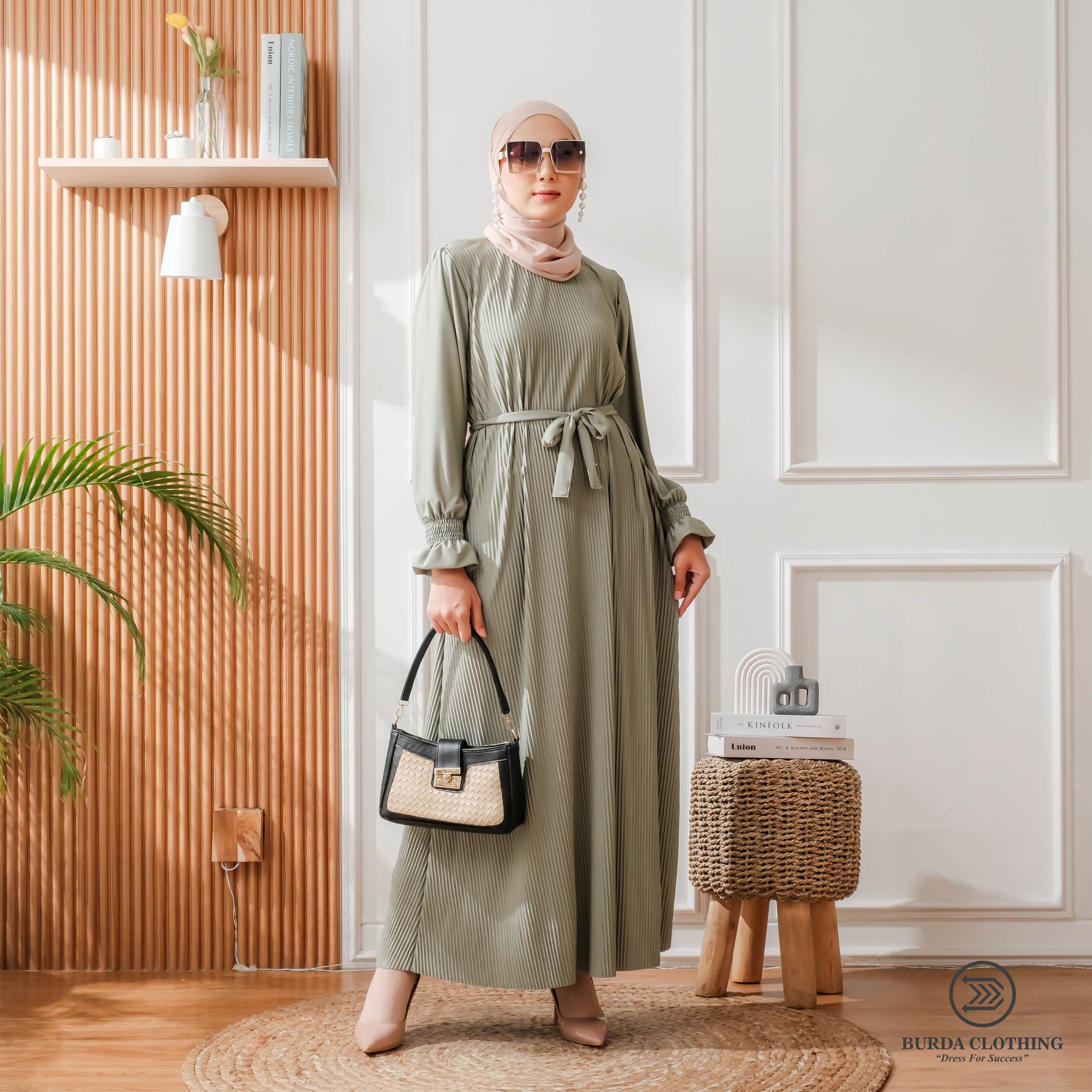 Women's Plain Green Dress - Elegant & Comfortable Casual Wear for Office, Party & Everyday Outfits