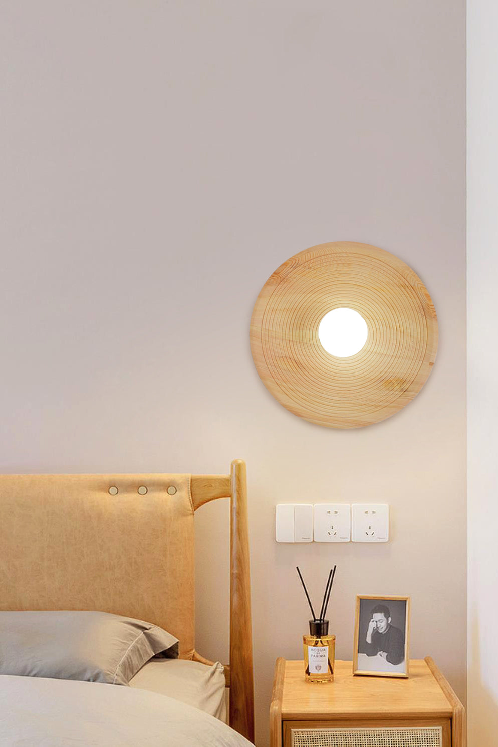 Modern Contour Wooden Wall Sconce - Handcrafted Wooden Light Fixture for Bedroom, Living Room & Hallway Decor - Rustic Home Lighting Solution