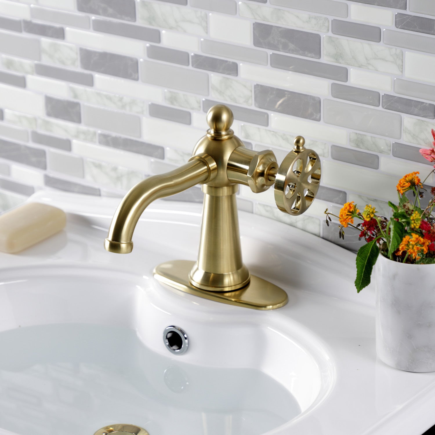 Belknap KSD3547RX Single Handle 1-Hole Bathroom Faucet with Deck Plate & Push Pop-Up Drain - Brushed Brass Finish for Sink Vanity, Powder Room & Guest Bath Installation