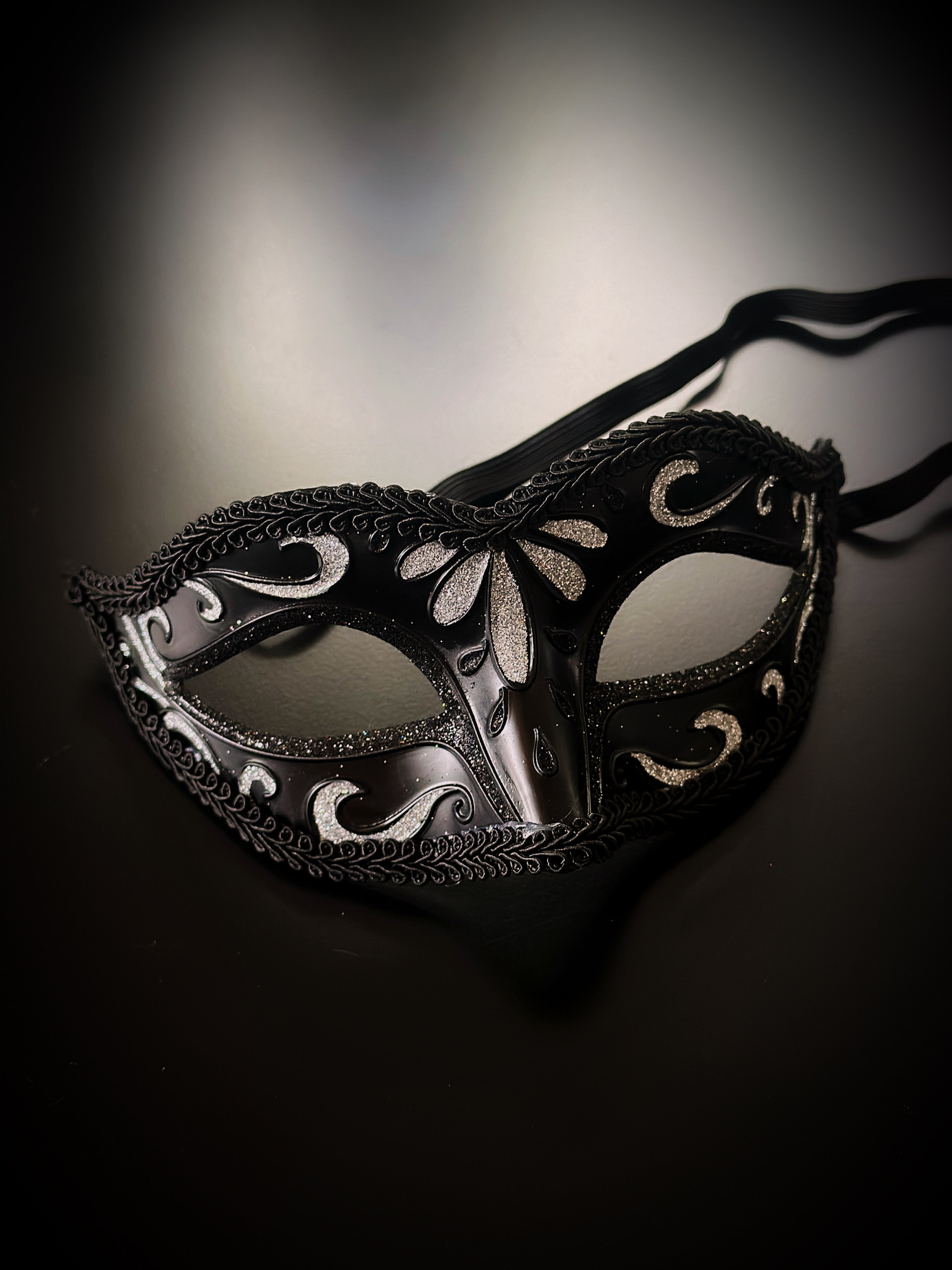 Wholesale Black Venetian Filigree Masks - Elegant Venetian Style Face Coverings for Carnival, Costume Parties & Theatrical Performances