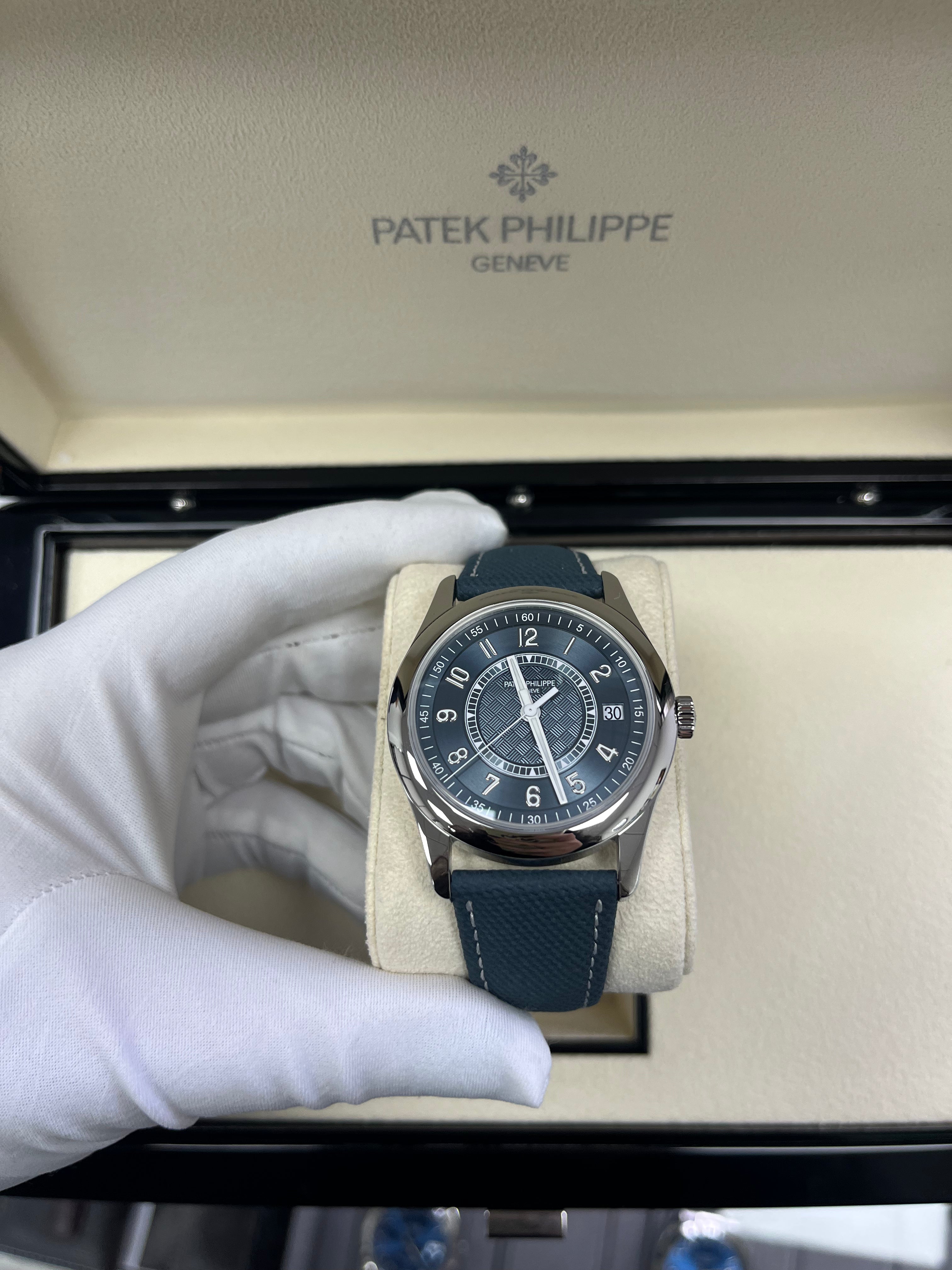 Patek Philippe Calatrava 6007A-001 Limited Edition Men's Luxury Watch - Perfect for Business Meetings, Formal Events & Collector's Showcase