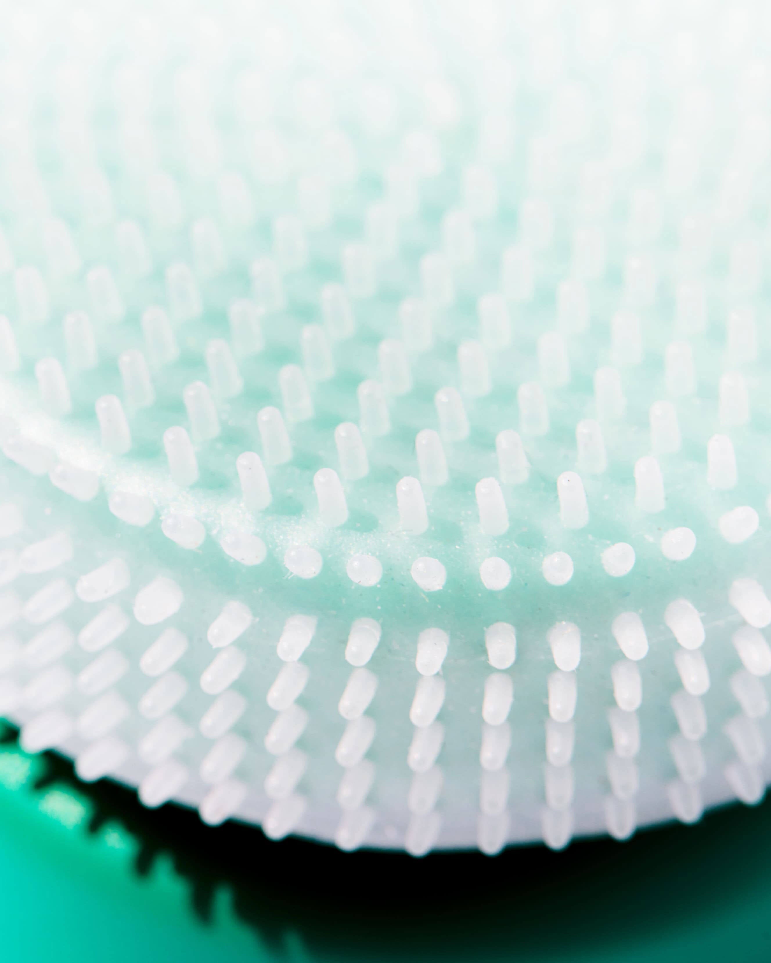 Le Disque Gentle Cleansing Tool - Soft Facial Cleansing Brush for Sensitive Skin | Perfect for Daily Skincare Routine & Makeup Removal