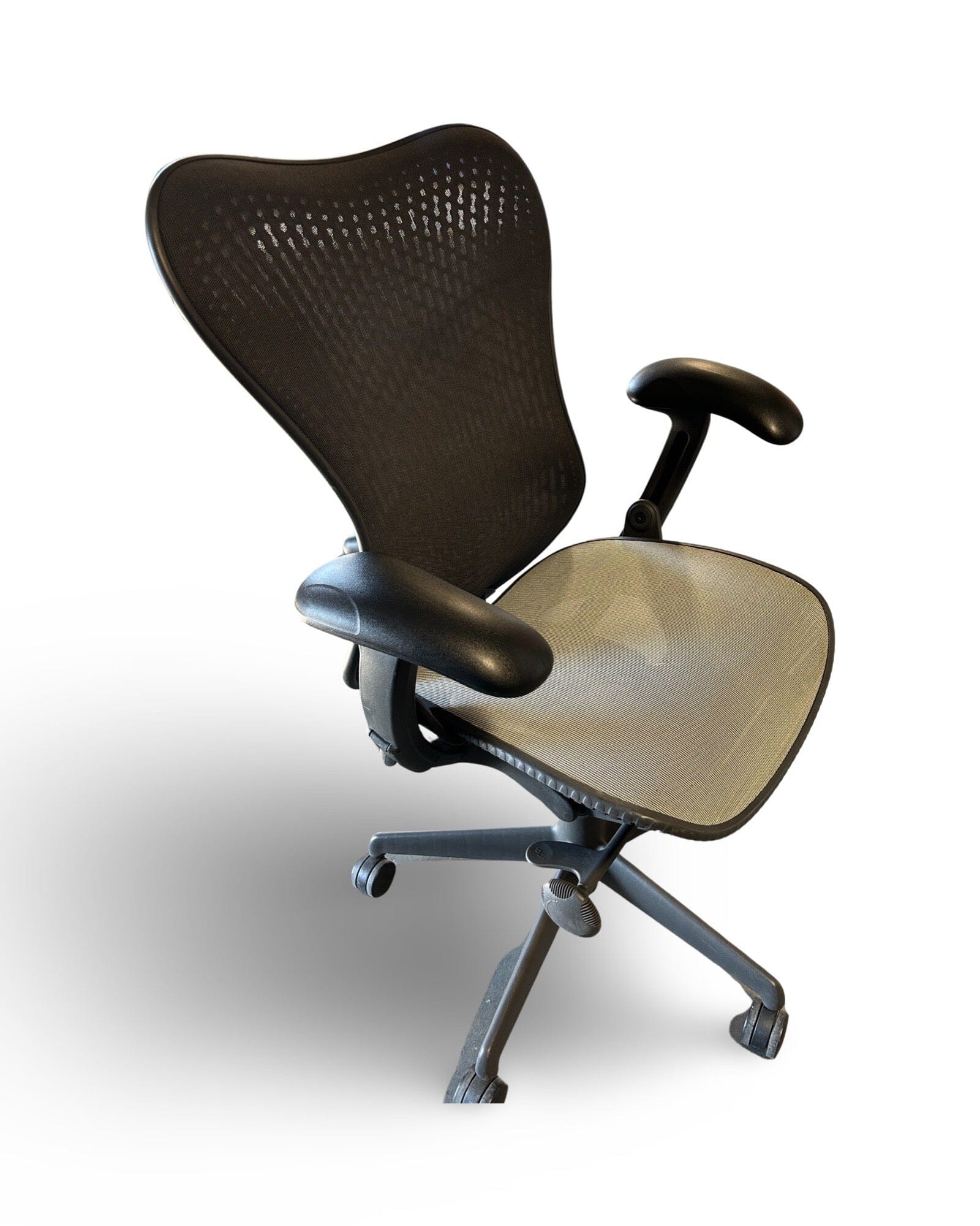 Used Herman Miller Mirra Ergonomic Office Chair - High-Quality Pre-Owned for Home & Workspace Comfort