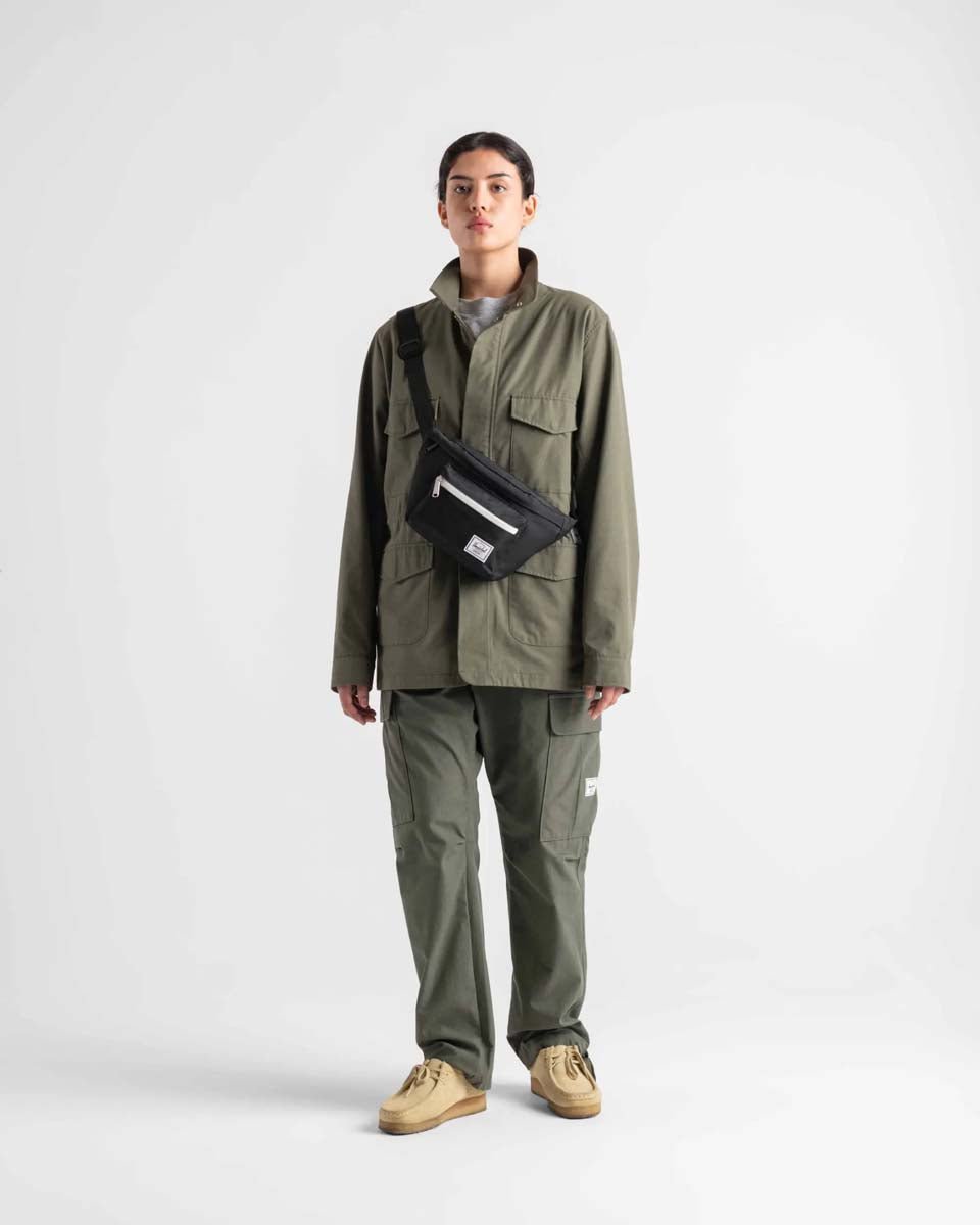 Herschel Pop Quiz Hip Pack - Stylish Waist Bag for Men & Women, Ash Rose - Perfect for Travel, Hiking & Everyday Use