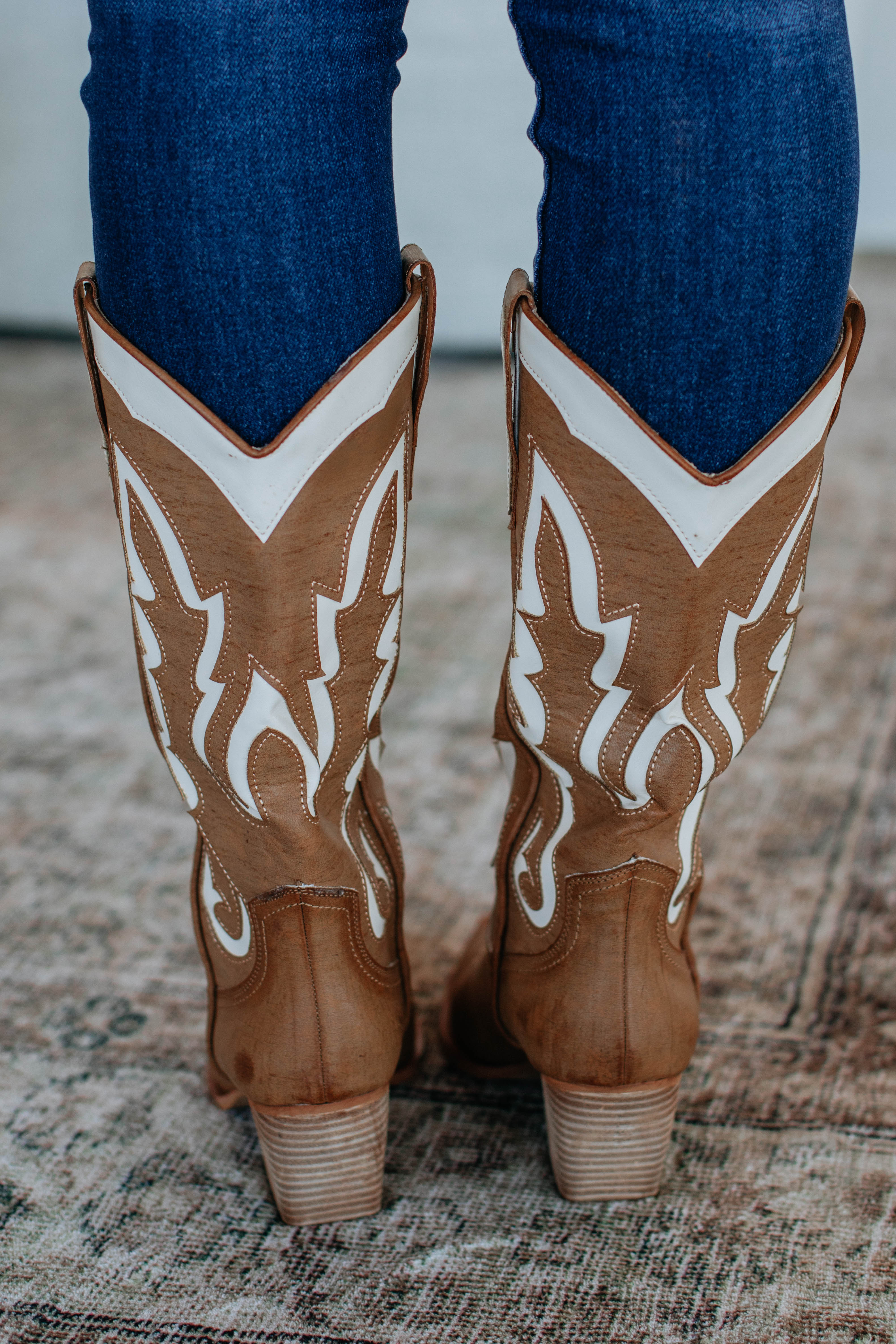 Stylish Cowgirl Boots for Women - Comfortable Western Ankle Boots with Leather & Embroidery - Perfect for Country Rides, Concerts & Fashion Outfits