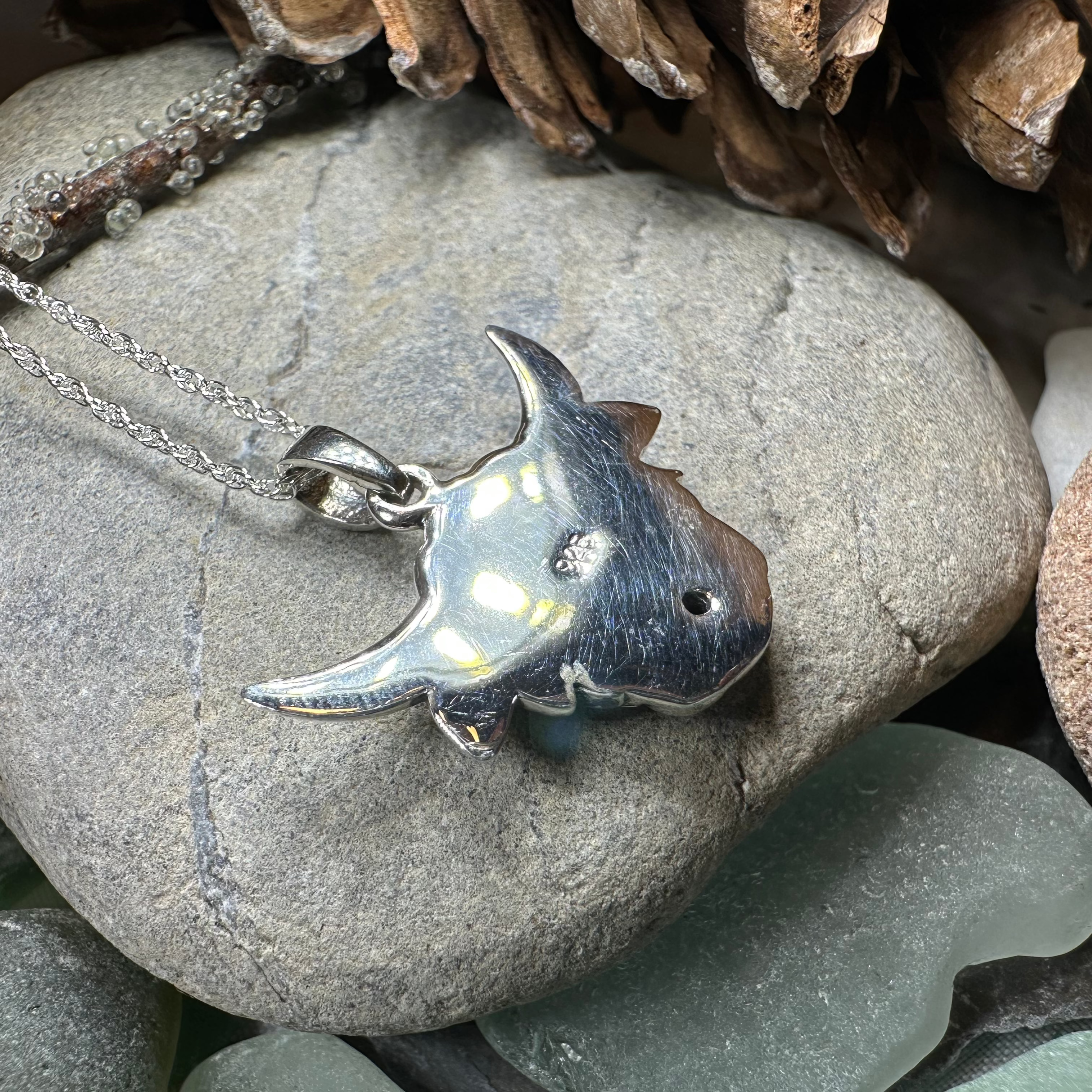 Kinross Highland Cow Necklace - Cute Scottish Cow Pendant Jewelry for Women - Perfect Gift for Animal Lovers & Celtic Fashion Accessory | Great for Everyday Wear, Birthday Gifts & Scottish-Themed Events