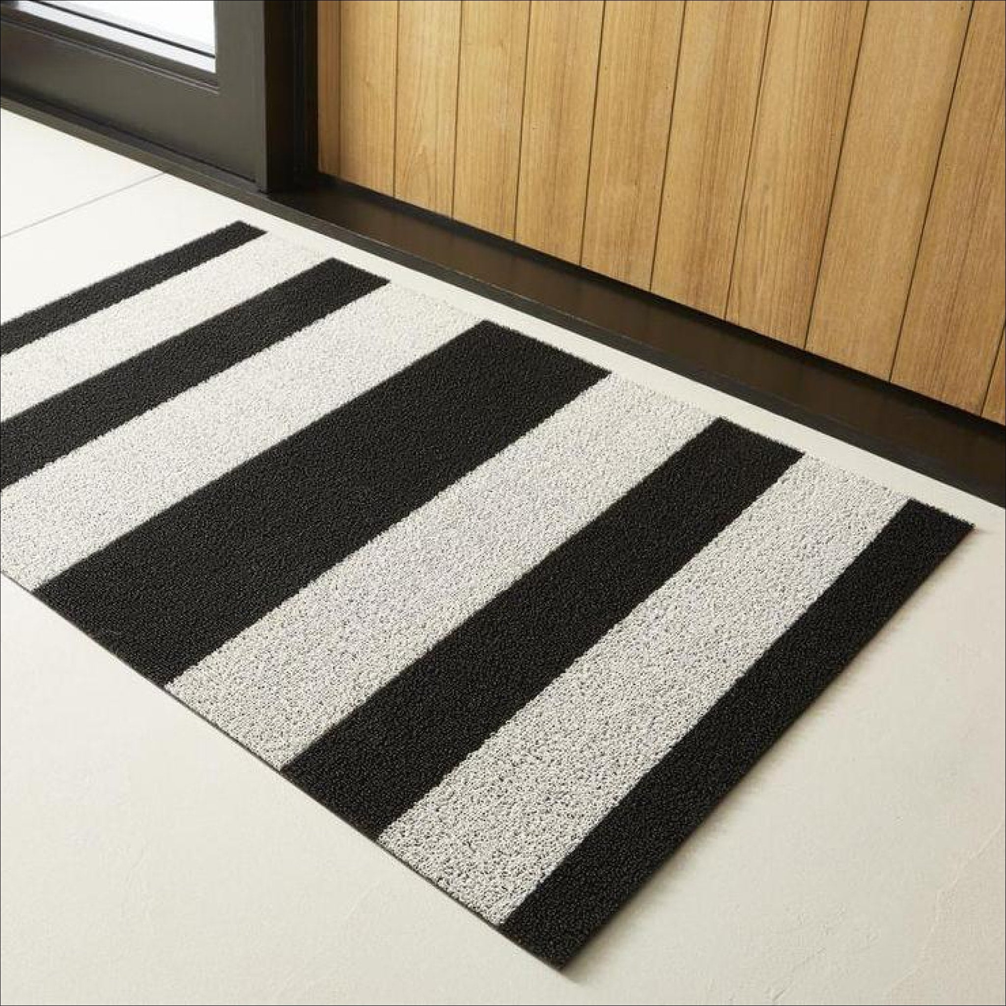 CHILEWICH Shag In Out Utility Door Mat - Bold Stripe Black/White, 61x91cm - Non-Slip Indoor/Outdoor Entryway Rug for Home, Office & Patio