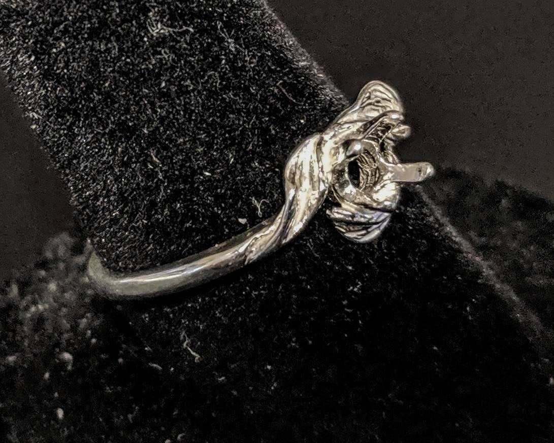 14K Gold or Sterling Silver 4-7mm Round Three Leaf Pre-Notched Blank Ring Shank Setting (Size 7) - Perfect for Jewelry Making, DIY Crafts & Engagement Ring Settings