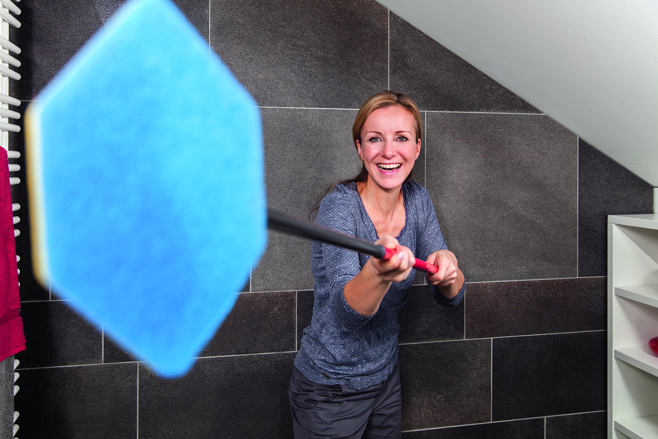 Vileda Bathroom Cleaner Scrub Sponge with Adjustable Telescopic Handle & Articulated Mop Head - Perfect for Shower Tiles, Bathtubs, and Hard-to-Reach Surfaces