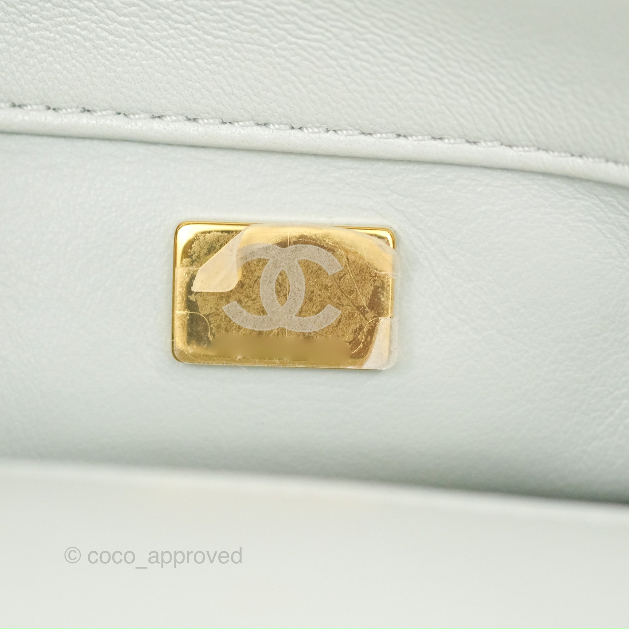 Chanel Classic Flap Bag with Chain Handle in Light Grey Calfskin & Aged Gold Hardware - Perfect for Evening Events, Date Nights & Luxury Fashion Accessories
