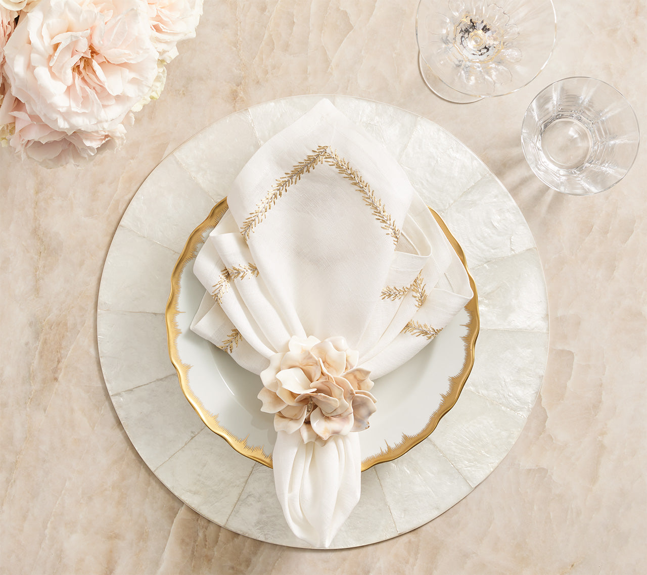 Round Capiz Placemats Set of 4 - Natural Shell Decor for Dining Table - Perfect for Dinner Parties, Wedding Decor & Home Decor
