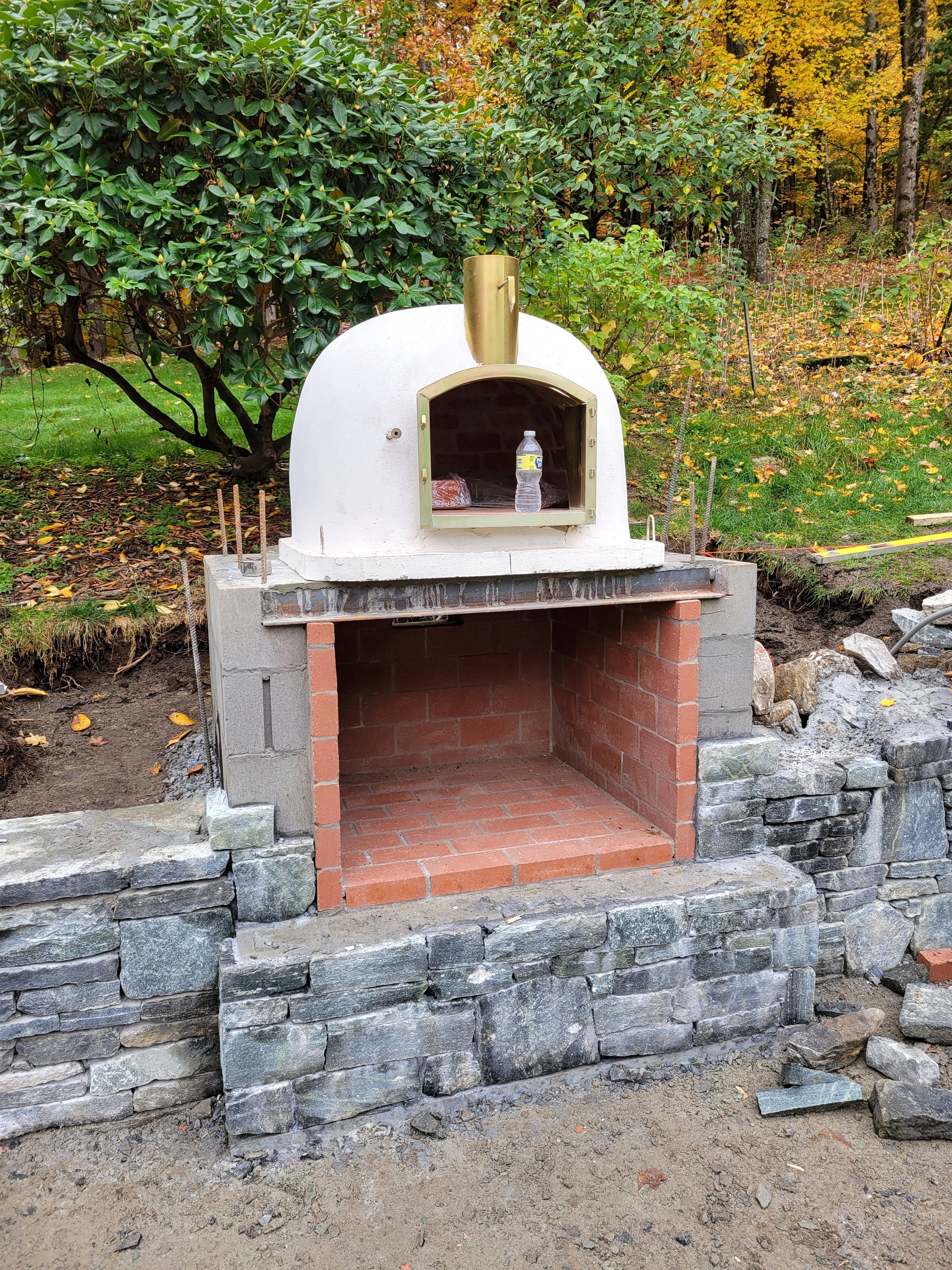 Builders Custom Model Lisboa Wood Fired Hybrid Pizza Oven - Outdoor Cooking for Backyard, Patio & Garden Parties