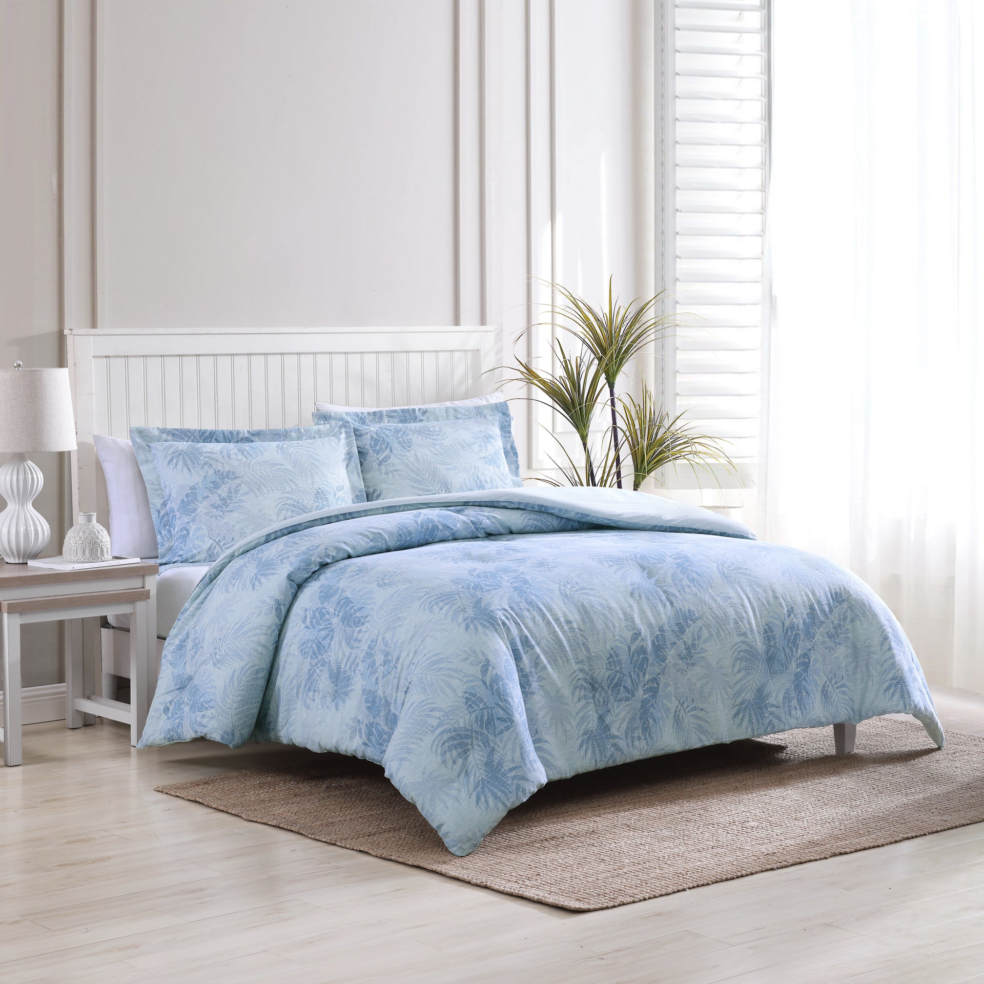Tommy Bahama Hanalei Bay Blue Quilt Cover Set - Premium Cotton Bedding Set for King/Queen Size Beds - Tropical Beach Themed Bedroom Decor for Vacation Homes & Coastal Retreats