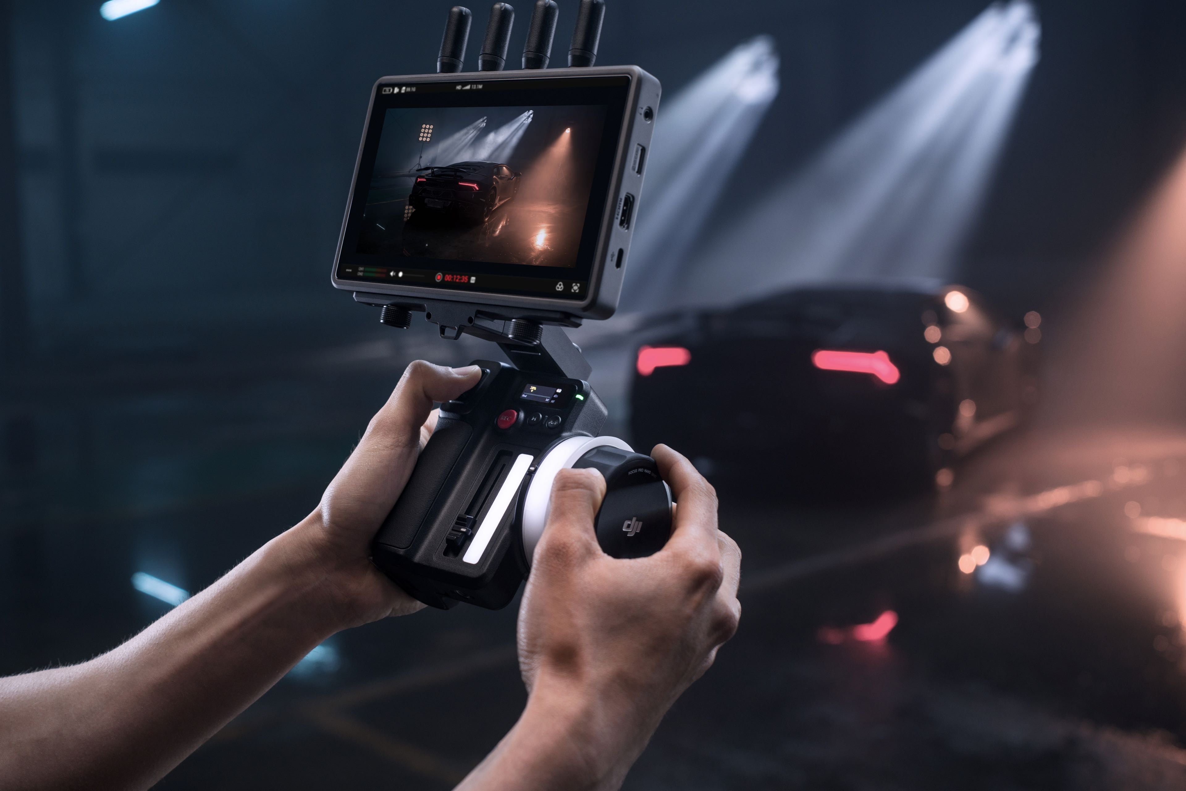 DJI Focus Pro Hand Unit - Wireless Camera Lens Control for Filmmaking & Photography | Compatible with DJI Ronin 4D & Cinema Cameras | Perfect for Professional Videographers & Content Creators