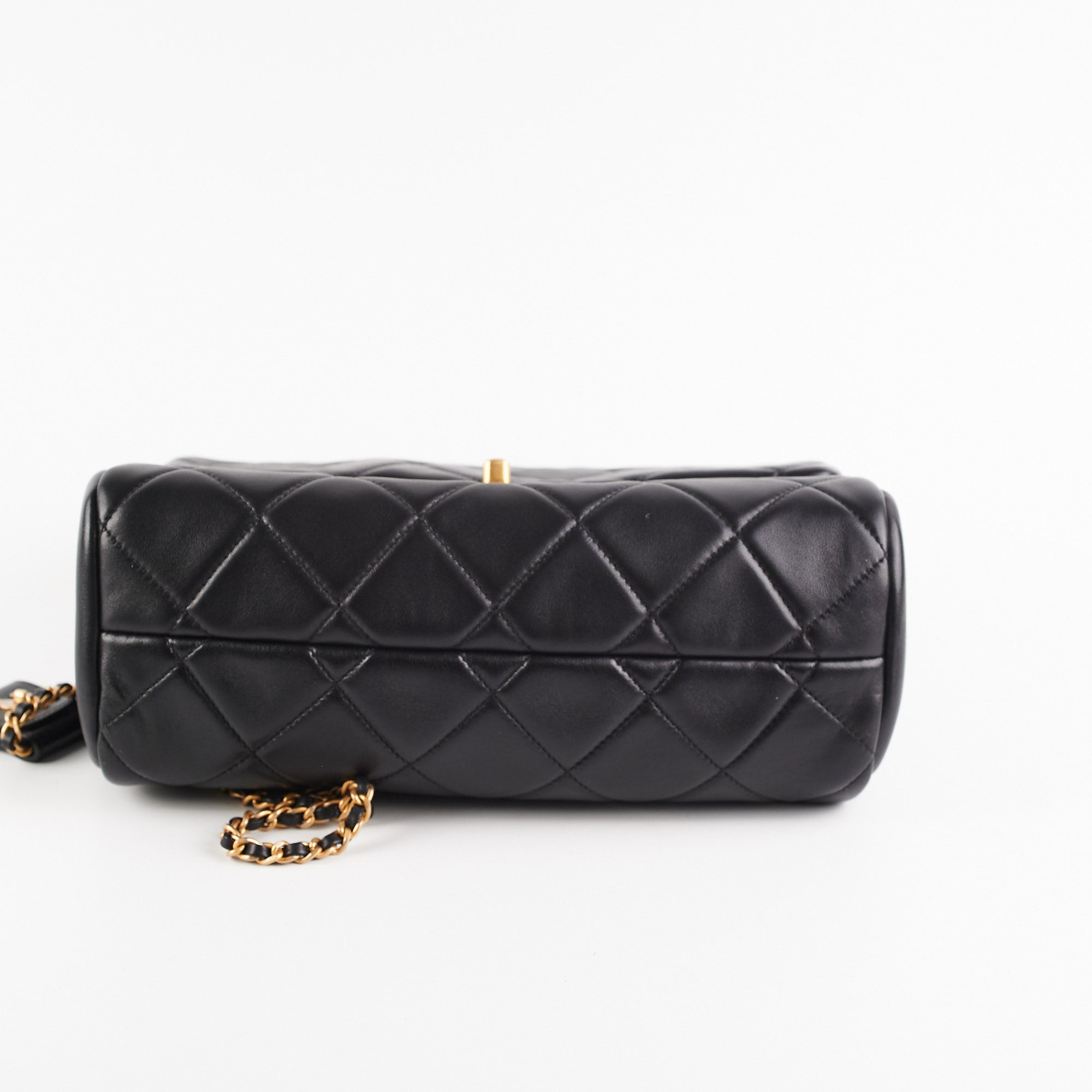 Chanel Classic Flap Bag Black Leather Shoulder Bag for Women | Luxury Designer Handbag for Evening Parties, Date Nights & Special Occasions