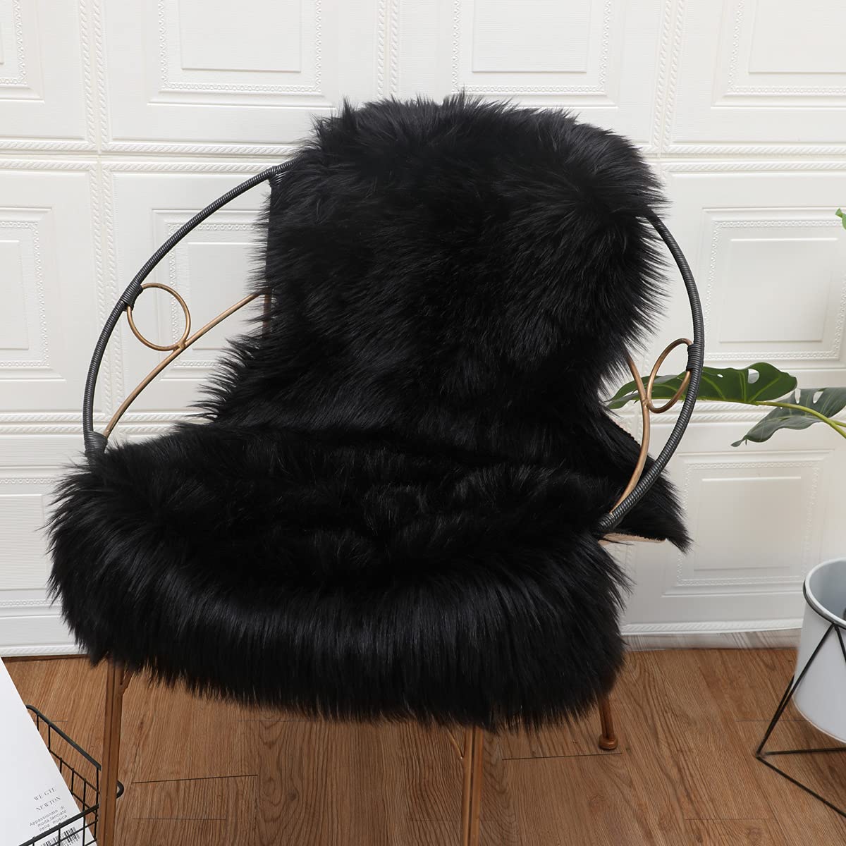 Luxury Soft Faux Fur Rug - White Sheepskin Chair Cover & Shaggy Area Rug for Bedroom, Living Room, Sofa - Non-Slip Floor Mat (Black, 2x3 Feet) - Perfect for Cozy Home Decor, Pet Bed & Nursery Flooring