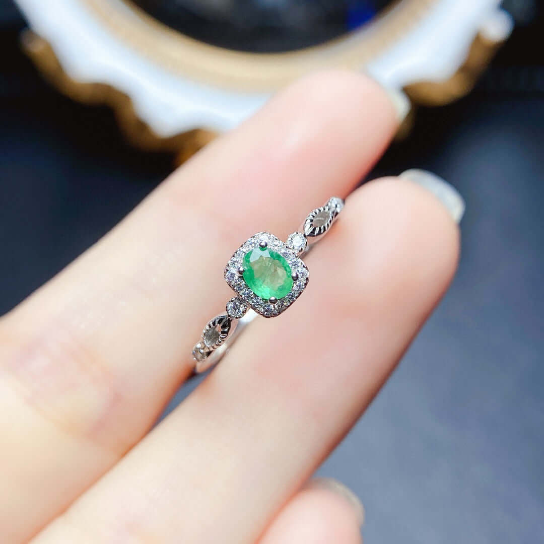 18K Platinum Minimalist Emerald Ring for Women - Elegant Solitaire Green Gemstone Jewelry Gift for Engagement, Anniversary & Special Occasions | NS2404
