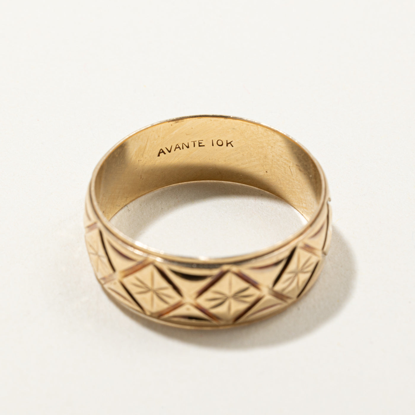 10K Yellow Gold Engraved Wedding Band Ring - 7.85mm Wide - Size 10.25 - Perfect for Anniversary, Engagement & Special Occasion Gifts