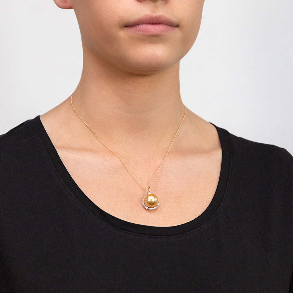 9ct Golden South Sea Pearl Pendant Necklace - 45cm 9ct Gold Chain - Elegant Jewelry Gift for Women, Perfect for Weddings, Parties & Special Occasions