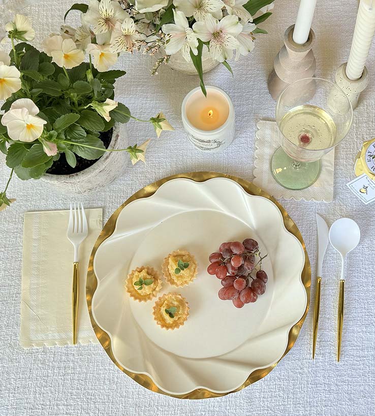 Elegant Cream & Gold Table Setting for Weddings, Parties & Special Occasions - Premium Dinnerware Set for Stylish Home Decor