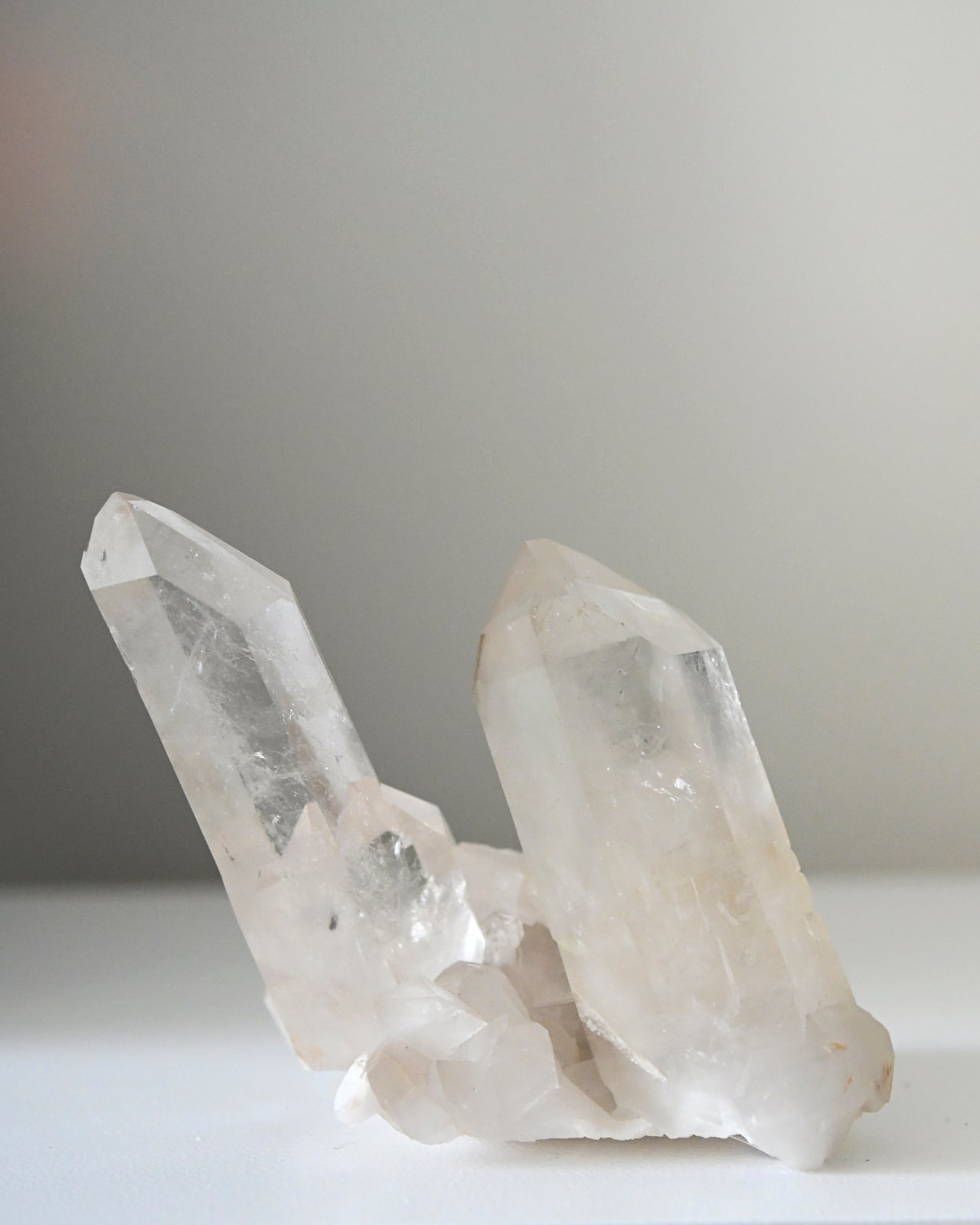 Natural Quartz Crystal Cluster - 1.6lbs Healing Stone for Meditation, Reiki & Home Decor | Raw Mineral Specimen for Spiritual Healing, Energy Cleansing & Gift Giving