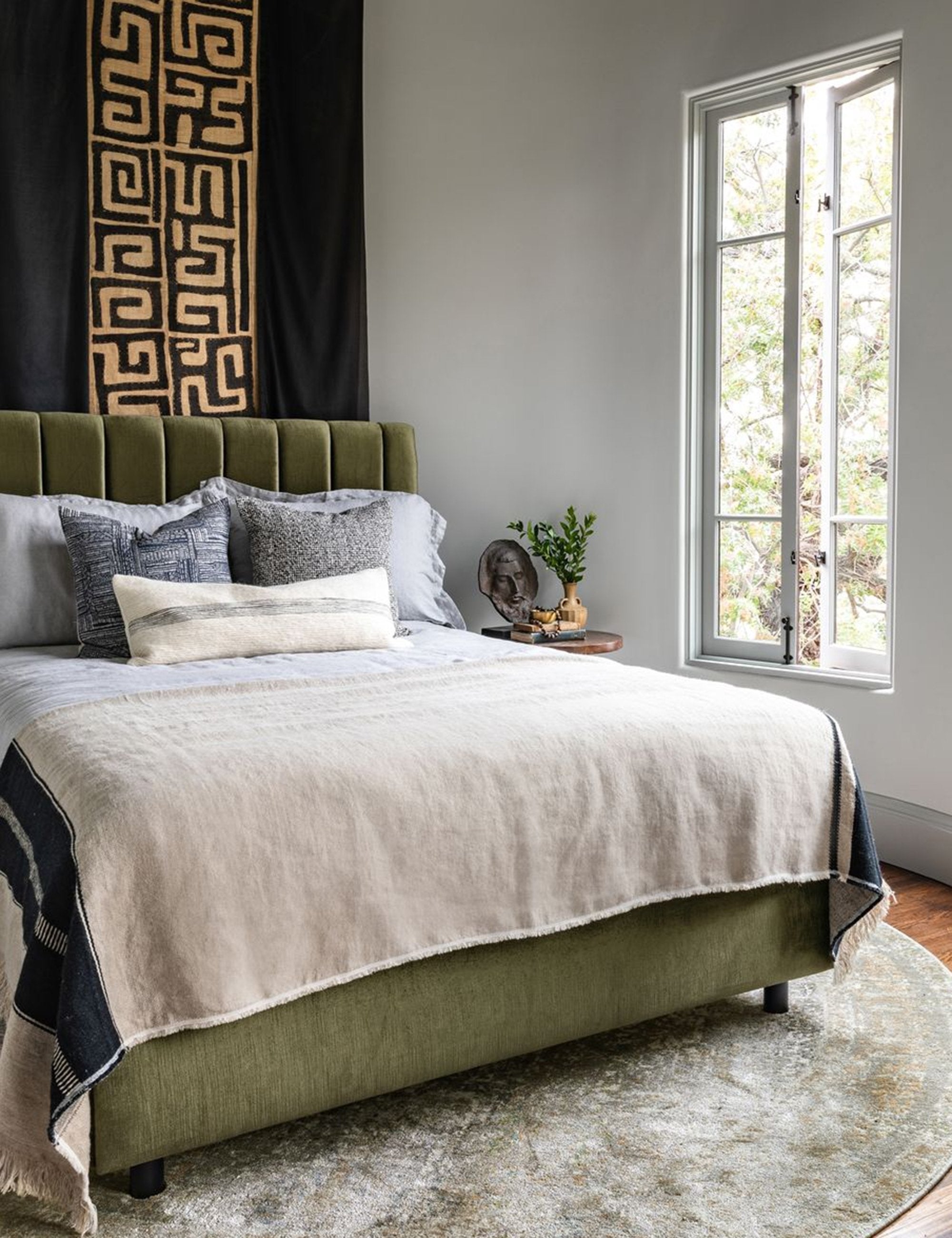 Stylish and Comfortable Aliyah Bed - Queen Size Platform Bed Frame with Upholstered Headboard - Perfect for Modern Bedrooms, Guest Rooms, and Apartments