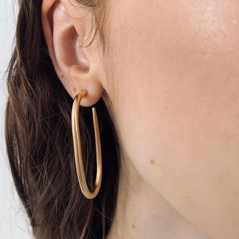 Mimi Et Toi Avelaine Gold Hoop Earrings for Women - 14K Gold Plated Fashion Jewelry - Perfect for Parties, Weddings & Everyday Wear