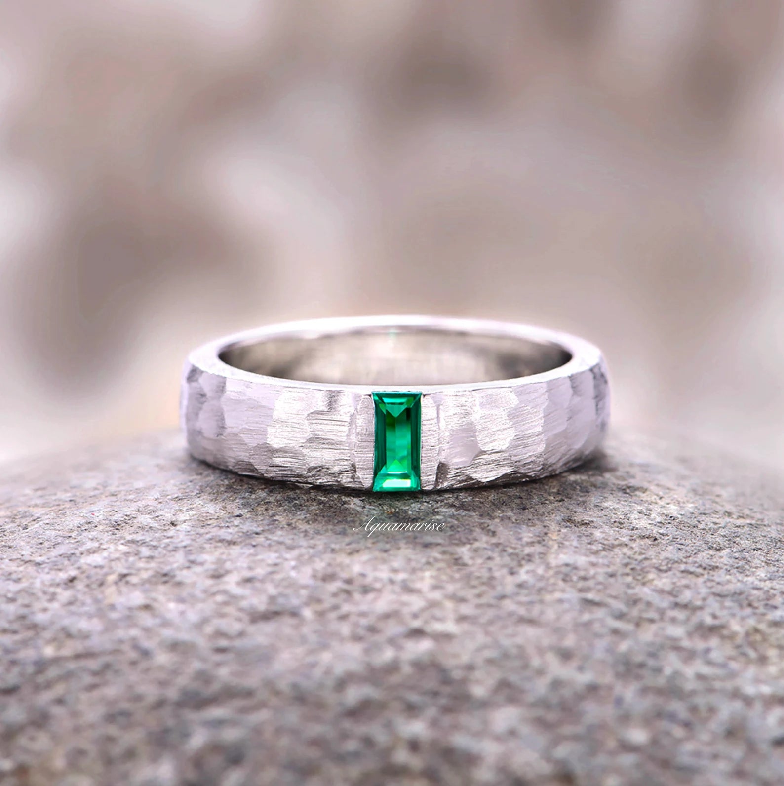 Emerald Leaf Couples Ring - Elegant Matching Wedding Bands for Him & Her - Perfect for Anniversaries, Engagements and Romantic Gifts