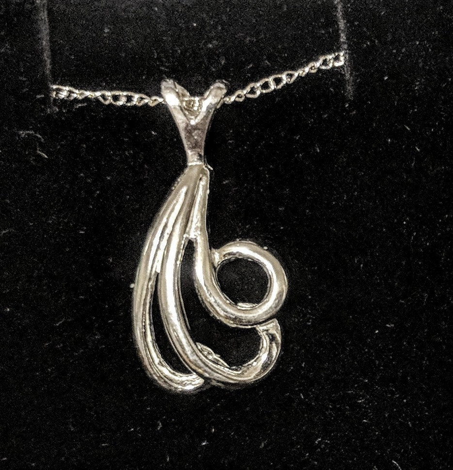 Free Form Pendant with 18