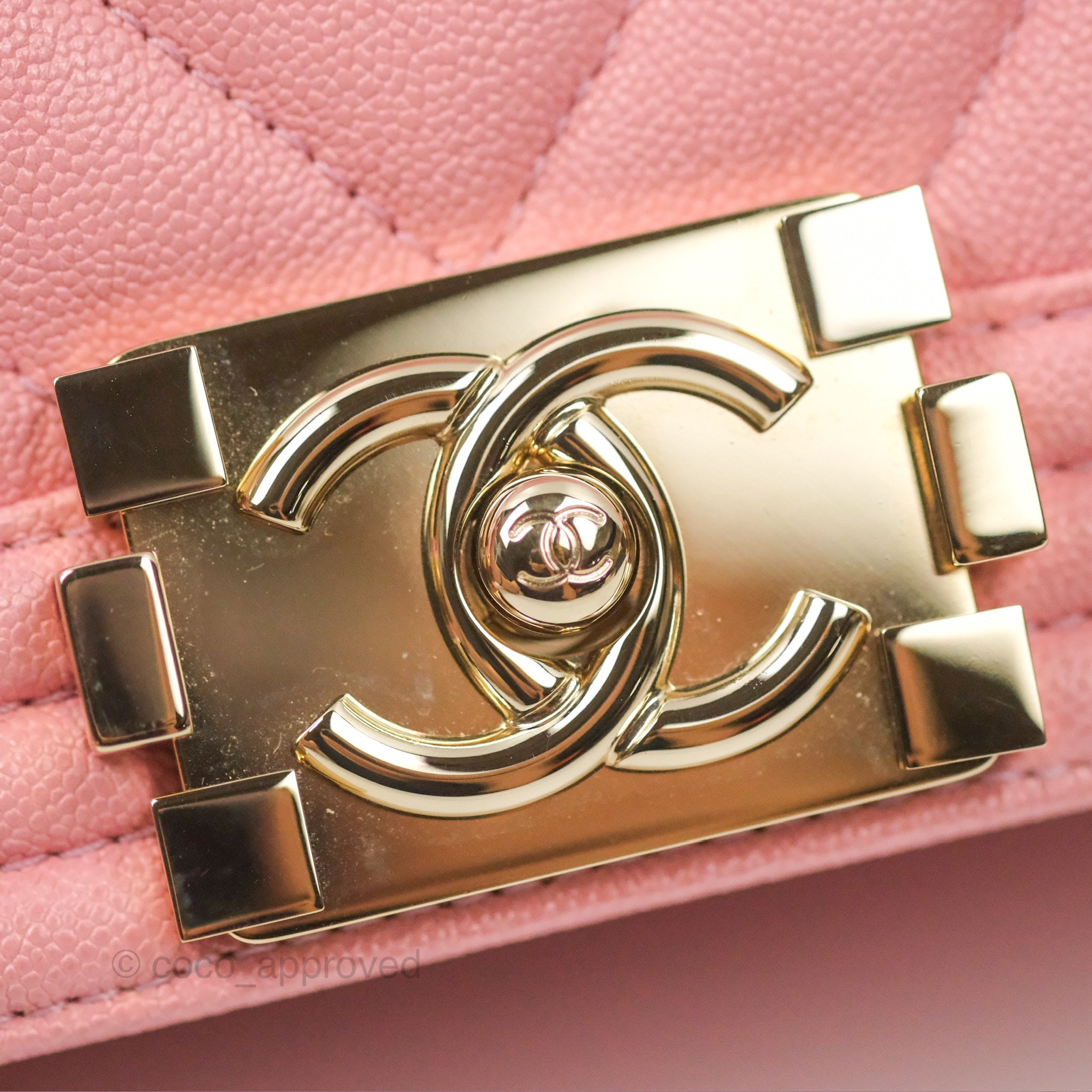 Chanel Boy Chevron Medium Flap Bag in Pink Caviar Leather with Gold Hardware - Perfect for Evening Events & Luxury Fashion Accessories