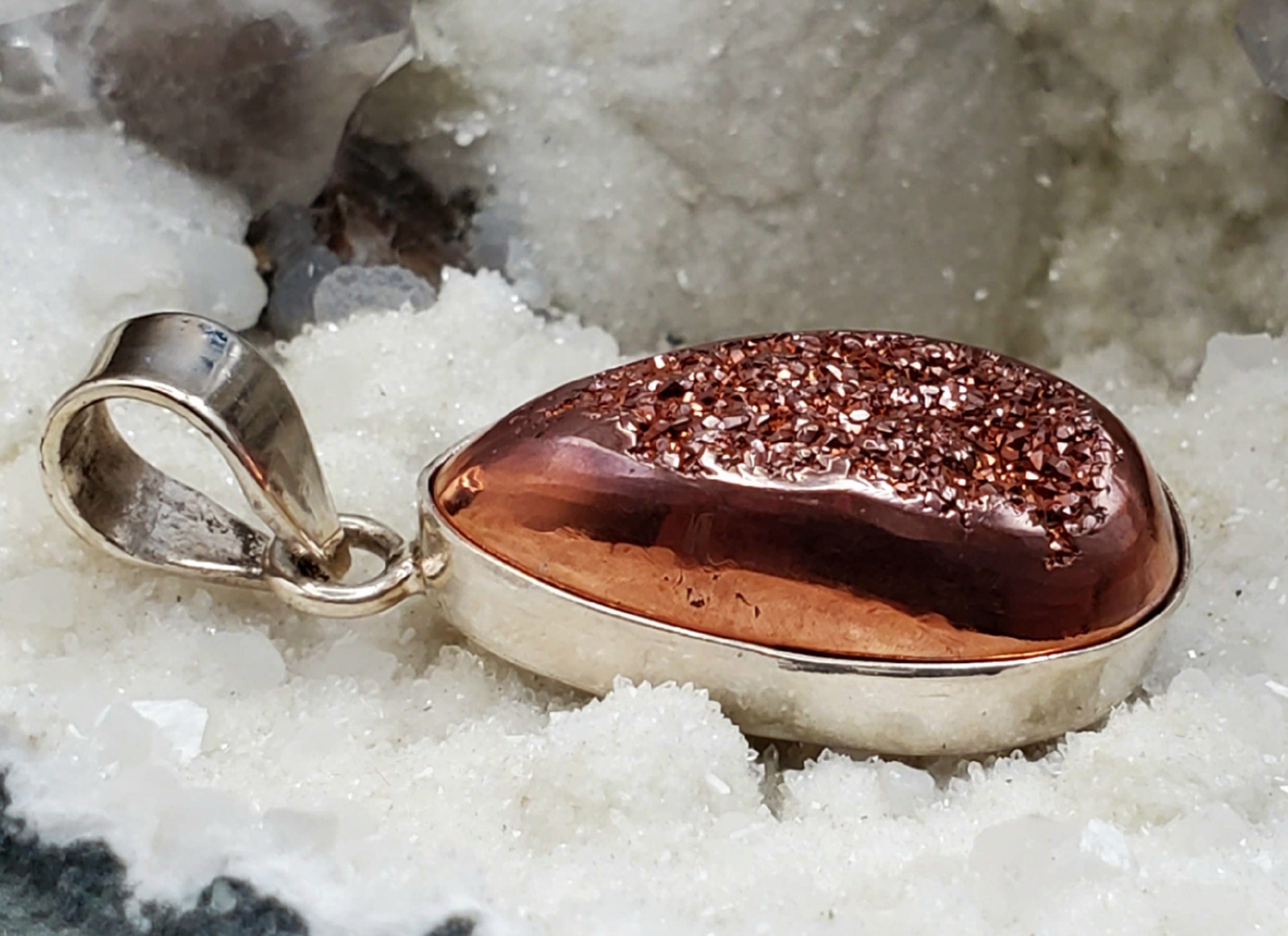 Natural Aura Druzy Crystal Pendant Necklace - Healing Stone Jewelry for Women - Perfect for Meditation, Yoga & Spiritual Gifts