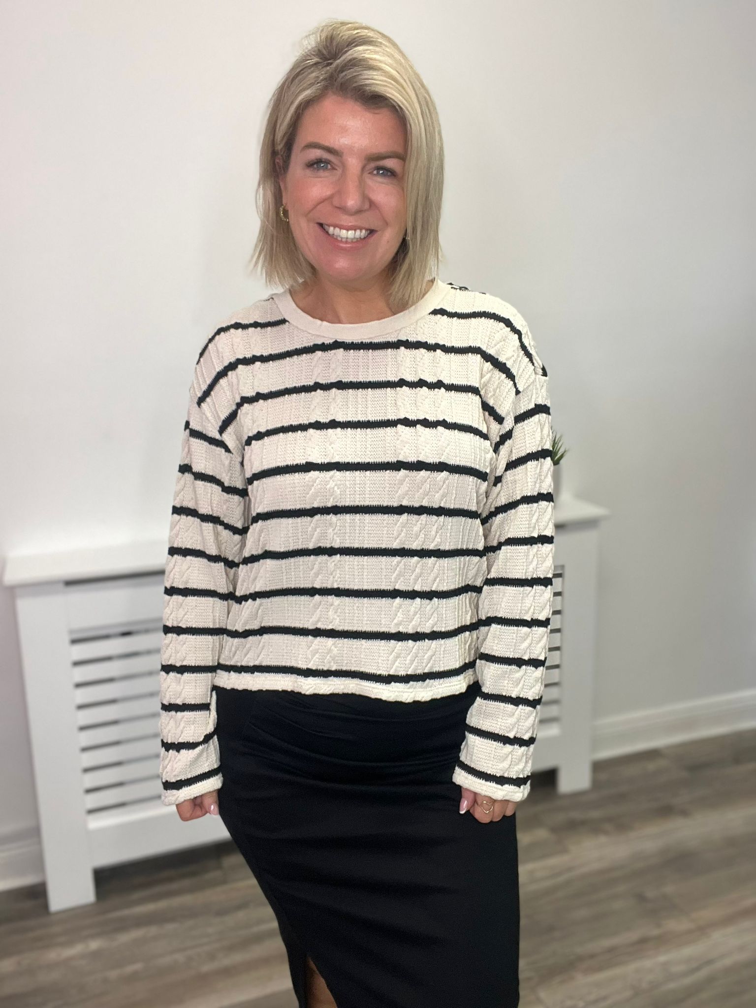 CABA Long Sleeve Cropped Top for Women - Birch & Black Colors - Perfect for Casual Outfits, Layering, and Streetwear Fashion